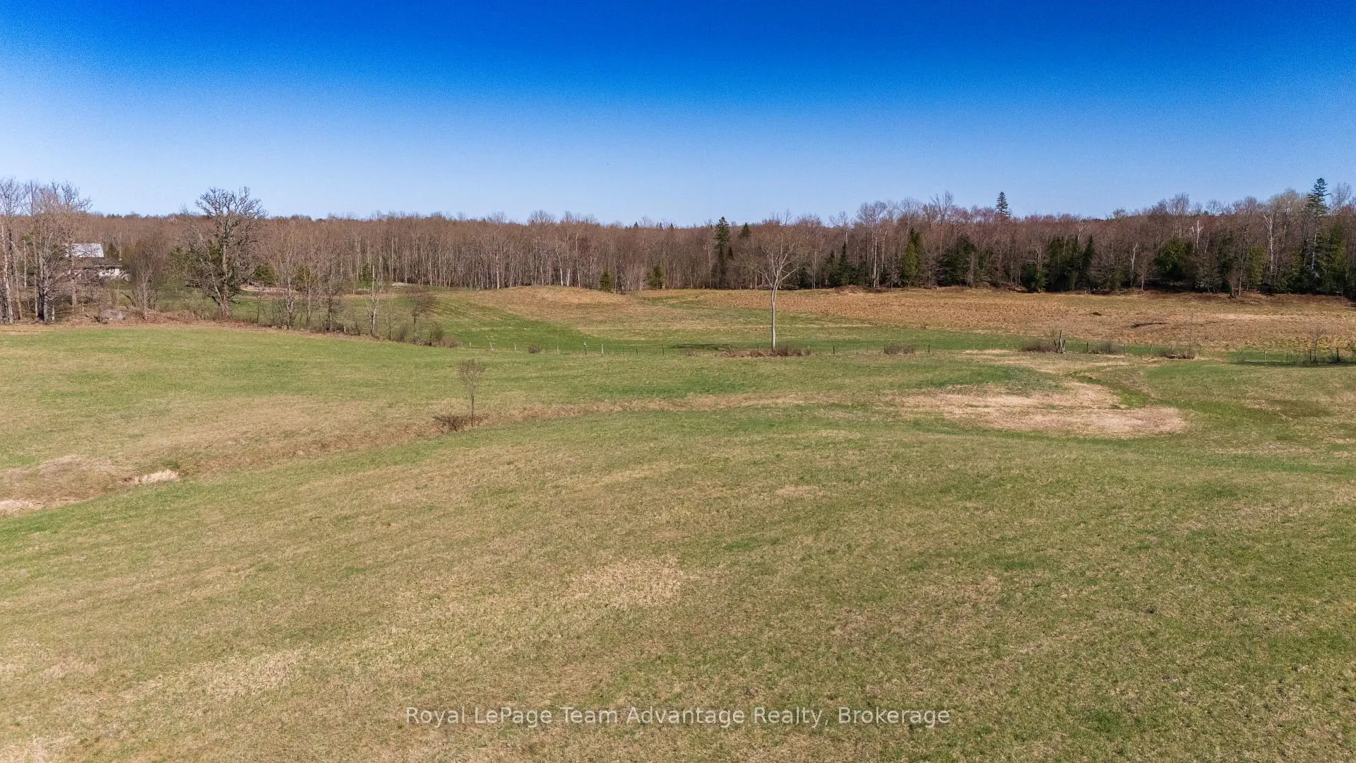 Photo 16 of 77 Lakeshore Road, McKellar — HOMEH