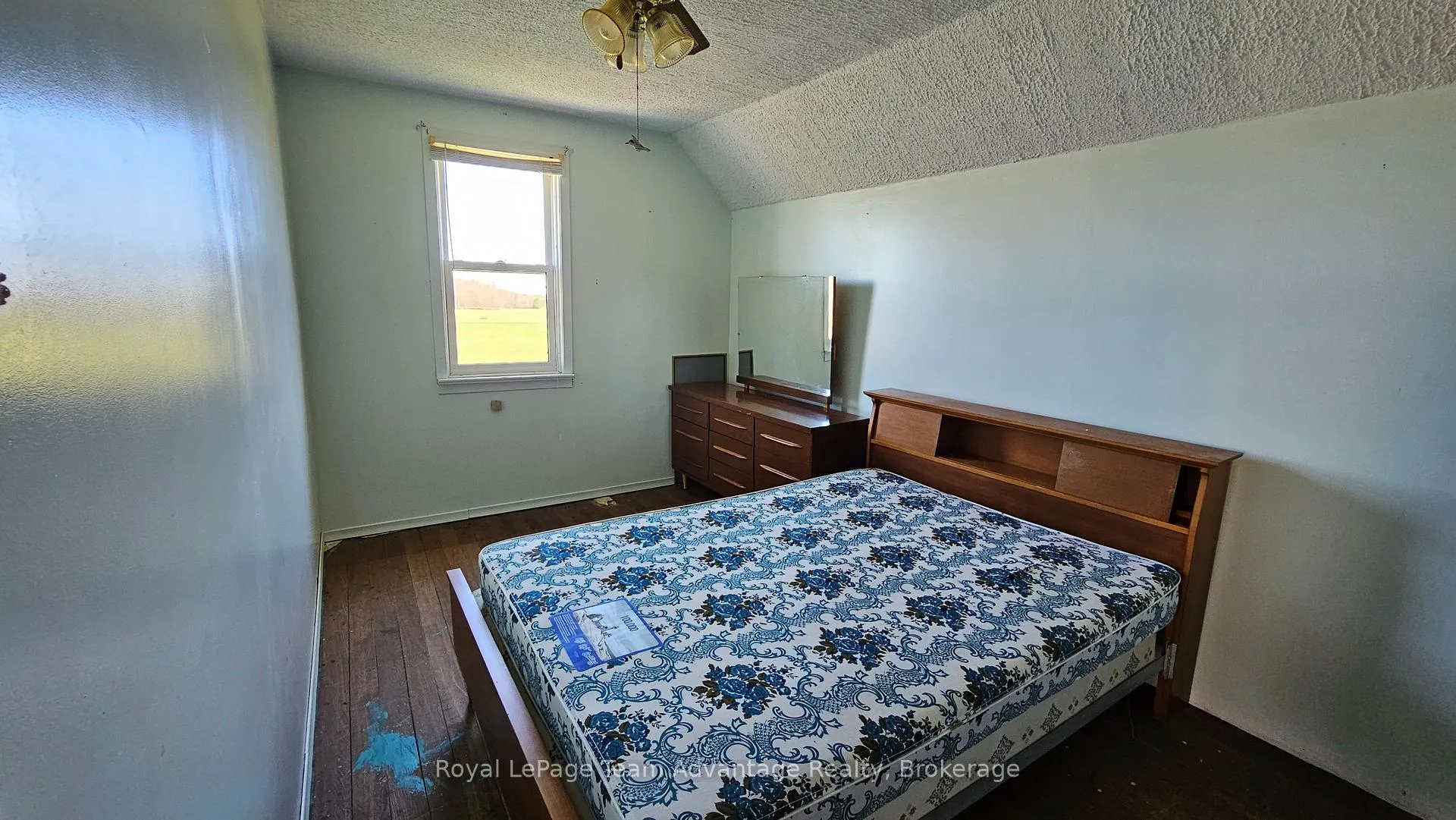 Photo 35 of 77 Lakeshore Road, McKellar — HOMEH