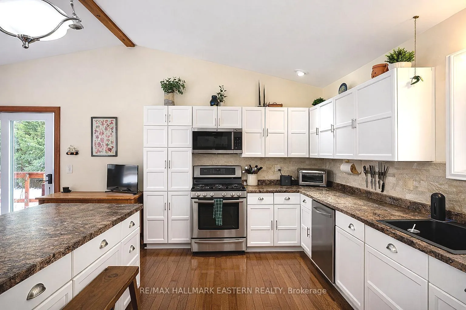 Photo 22 of 5219 Hillview Drive N, Hamilton Township, Rural Hamilton — HOMEH
