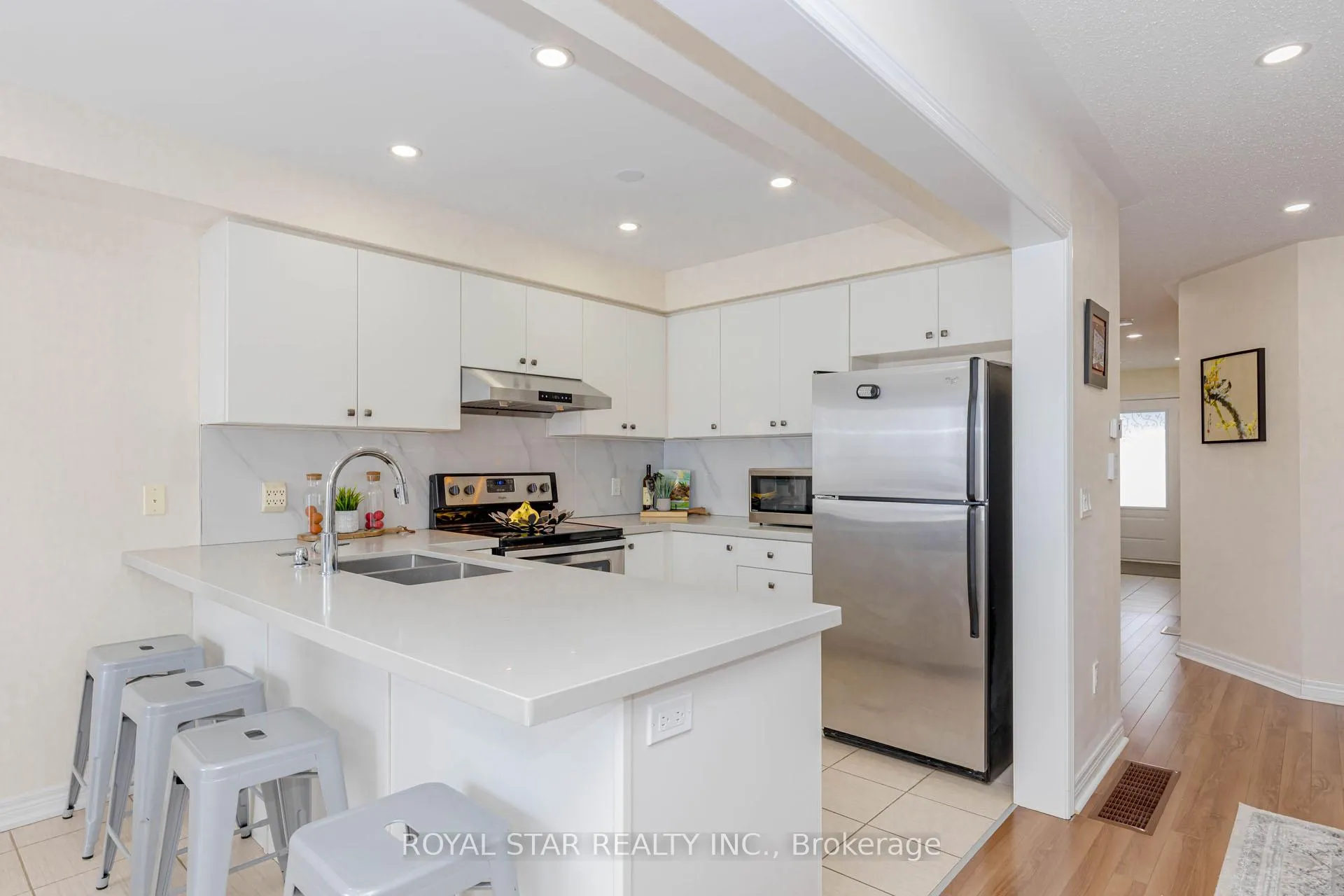 Photo 16 of 877 Cook Crescent, Shelburne — HOMEH