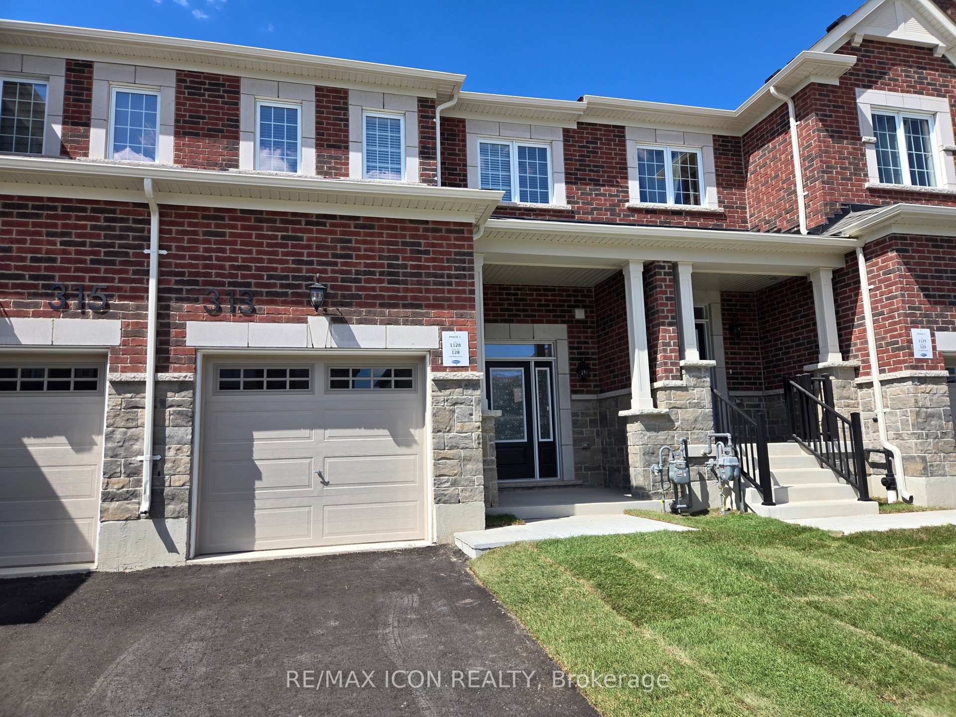 Photo 4 of 313 Millstone Street, Kitchener — HOMEH