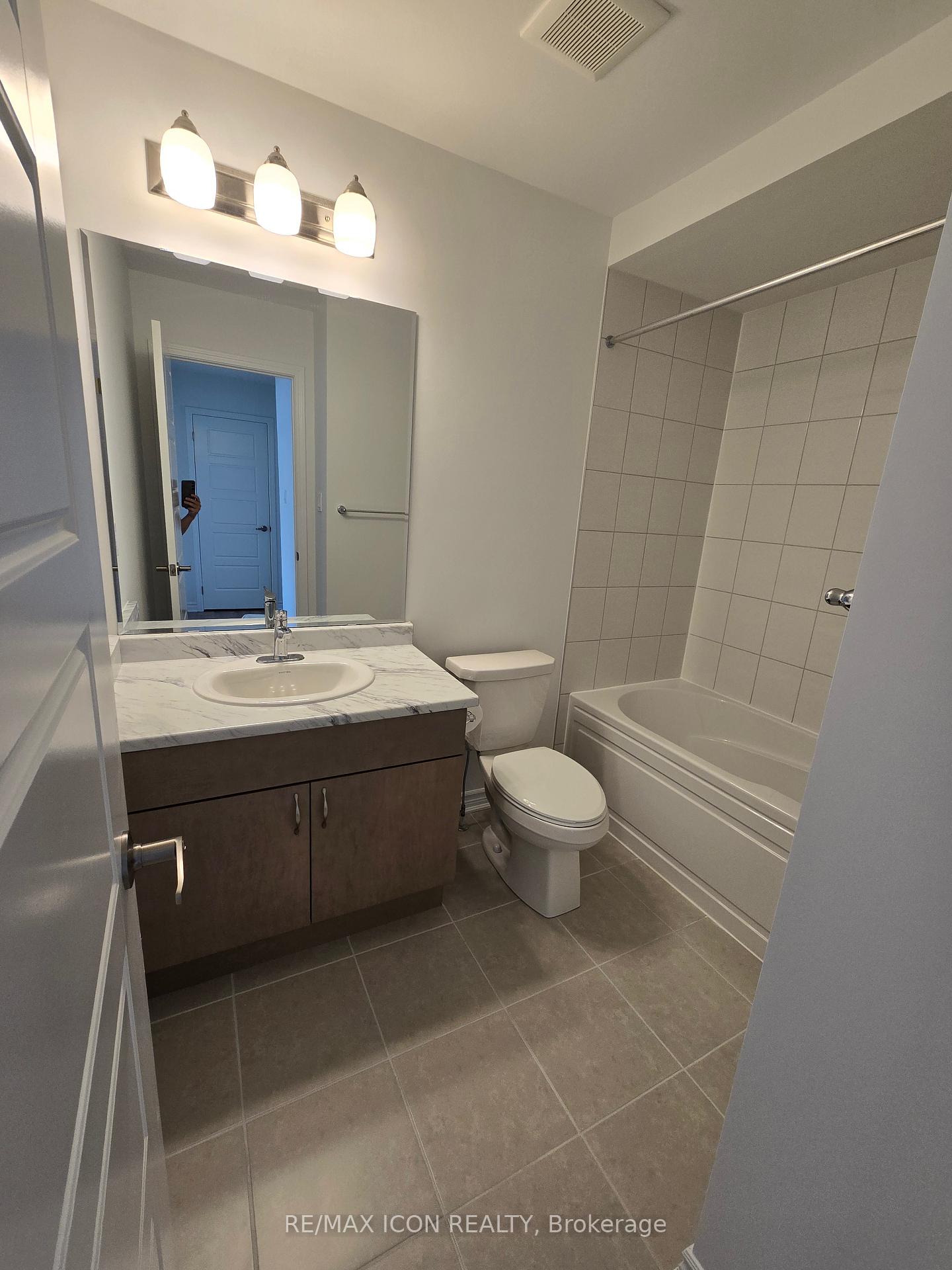Photo 10 of 313 Millstone Street, Kitchener — HOMEH