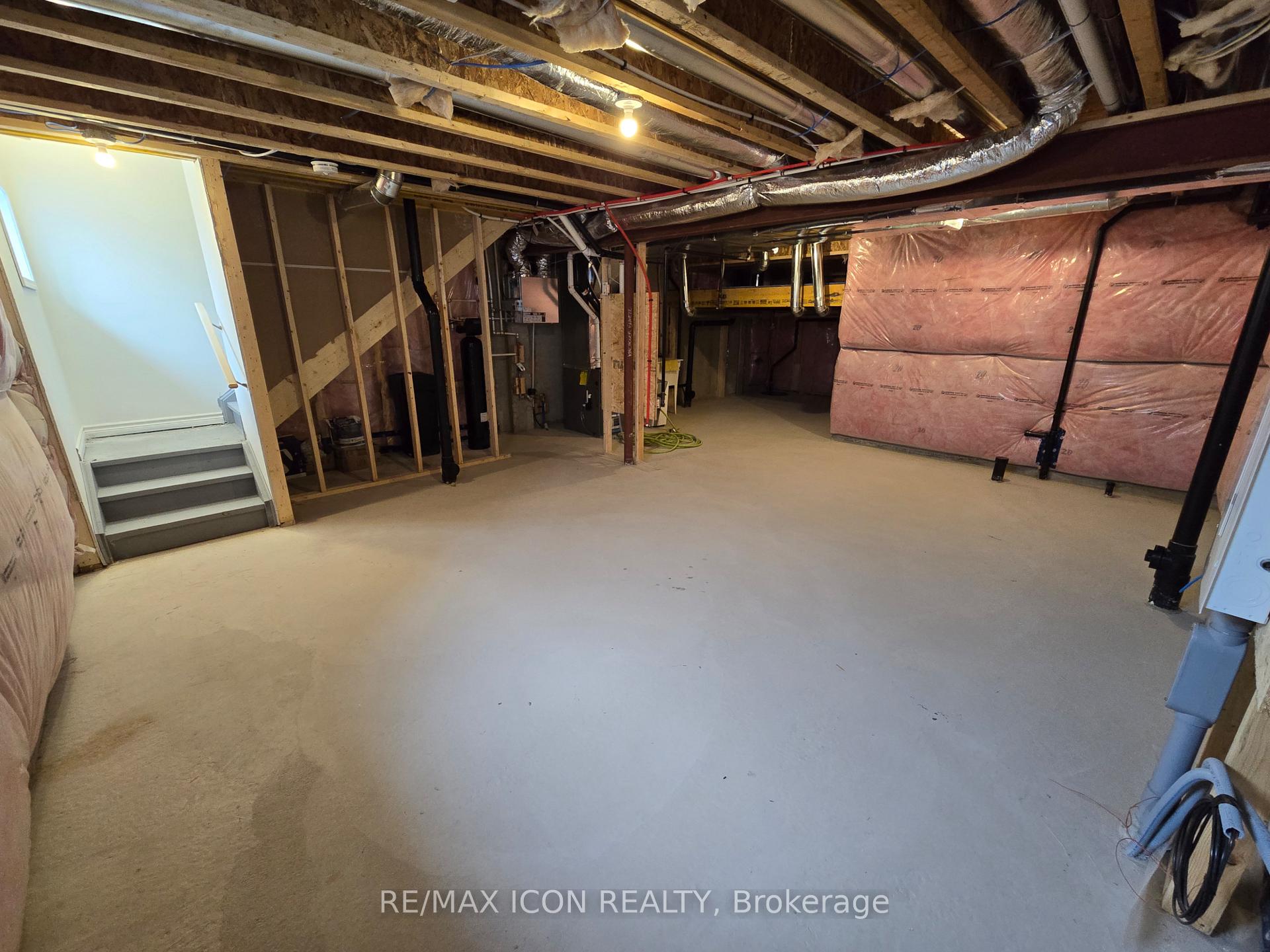 Photo 30 of 313 Millstone Street, Kitchener — HOMEH