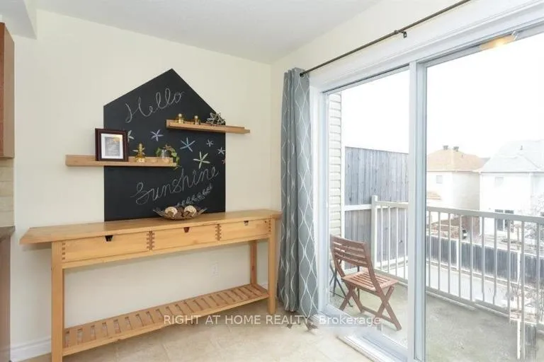 Photo 9 of Unit B, 493 Chapman Mills Drive, Ottawa, Barrhaven - Strandherd — HOMEH