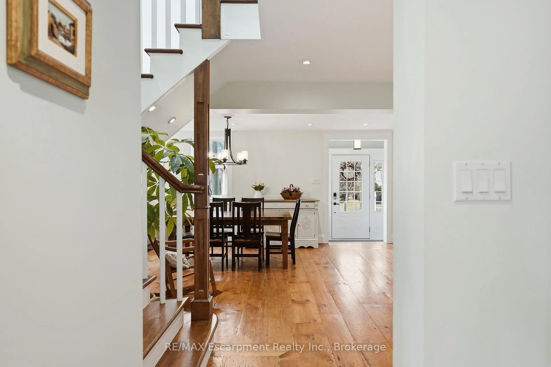 Photo 4 of 228 Mill Street N, Hamilton, Waterdown — HOMEH