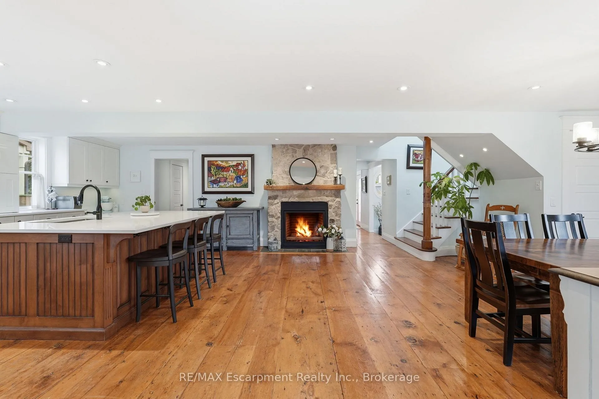 Photo 6 of 228 Mill Street N, Hamilton, Waterdown — HOMEH