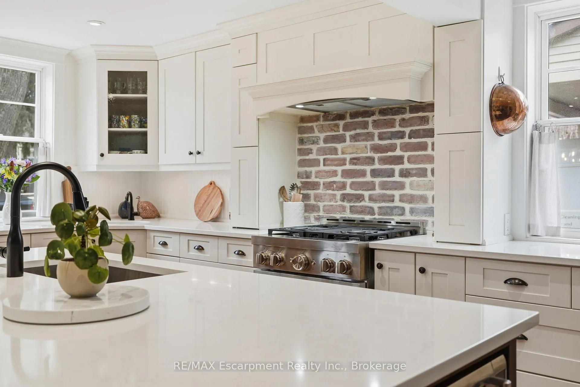 Photo 10 of 228 Mill Street N, Hamilton, Waterdown — HOMEH