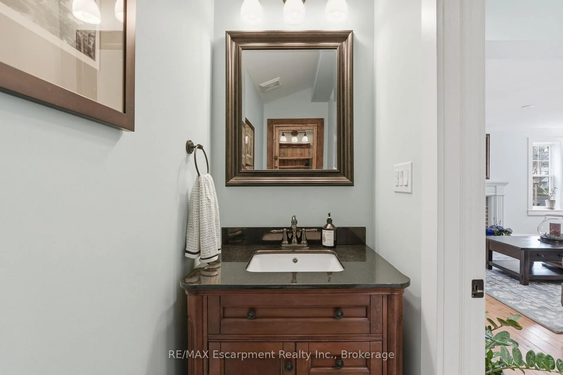 Photo 16 of 228 Mill Street N, Hamilton, Waterdown — HOMEH