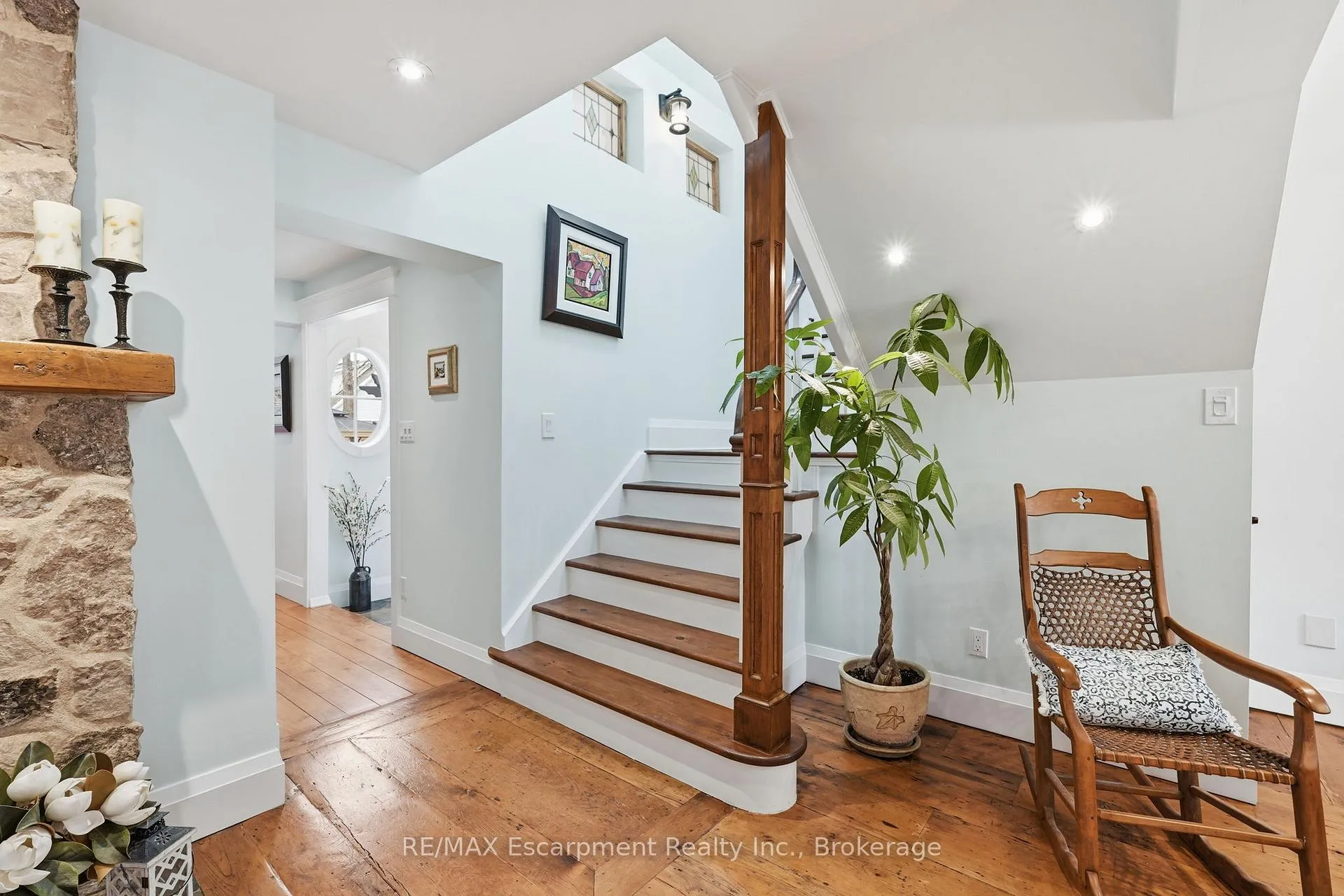 Photo 17 of 228 Mill Street N, Hamilton, Waterdown — HOMEH