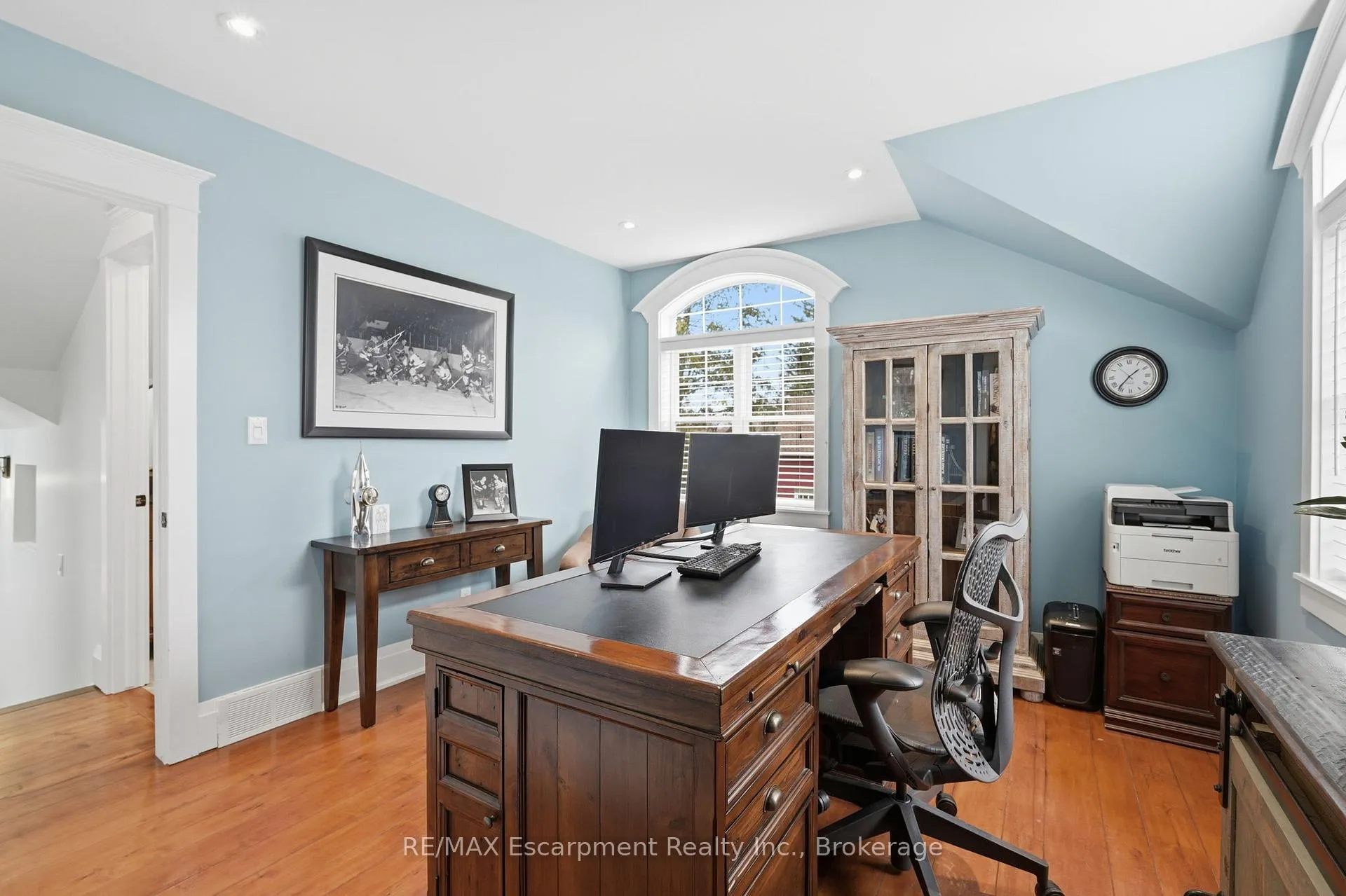 Photo 19 of 228 Mill Street N, Hamilton, Waterdown — HOMEH