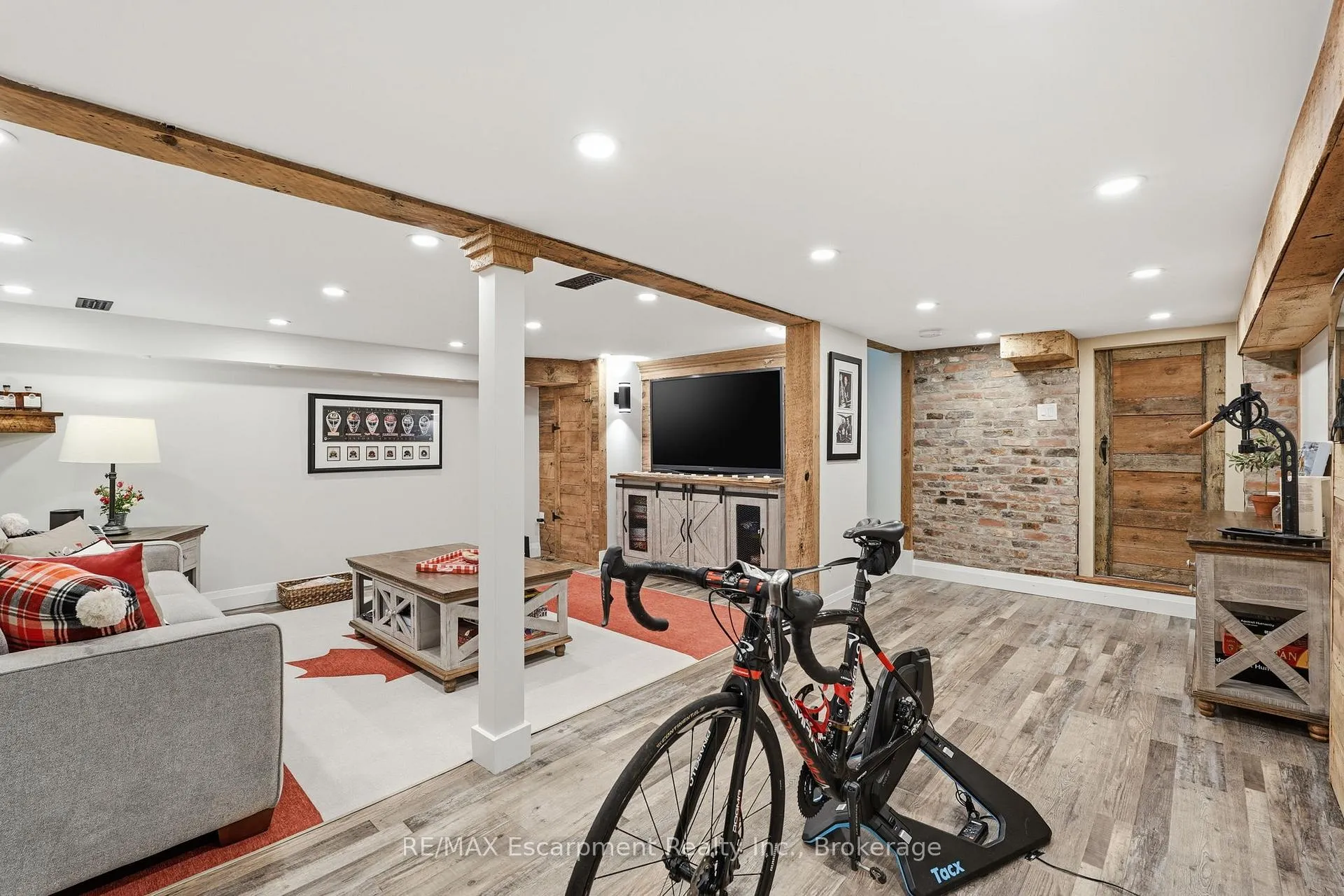 Photo 33 of 228 Mill Street N, Hamilton, Waterdown — HOMEH