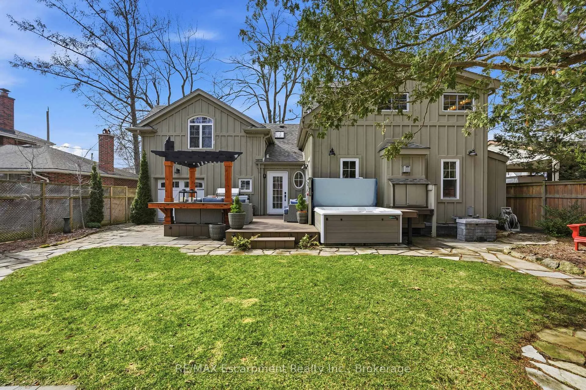 Photo 46 of 228 Mill Street N, Hamilton, Waterdown — HOMEH