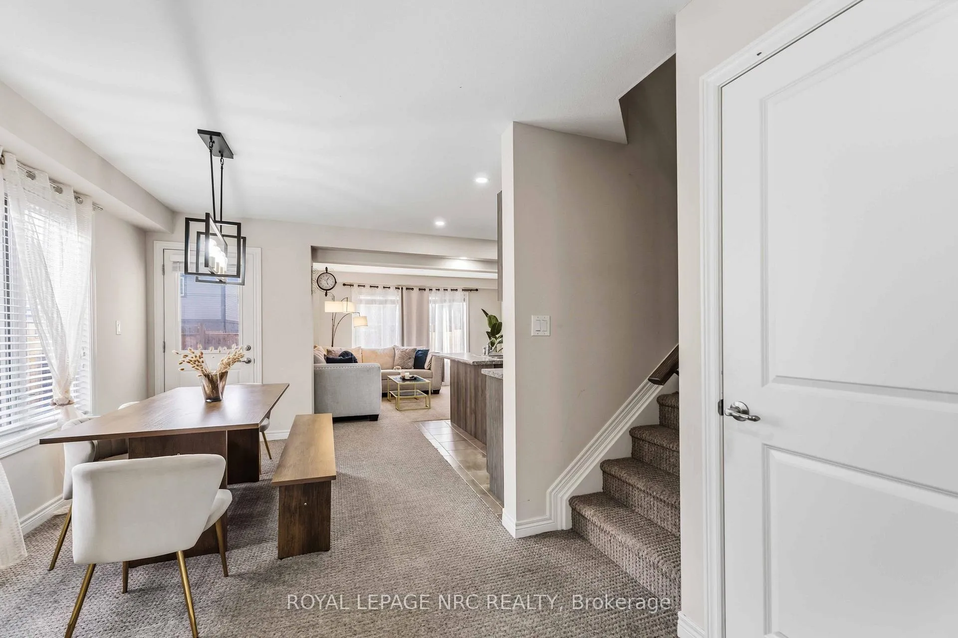 Photo 10 of 15 Hawthorn Avenue, Thorold, Confederation Heights — HOMEH