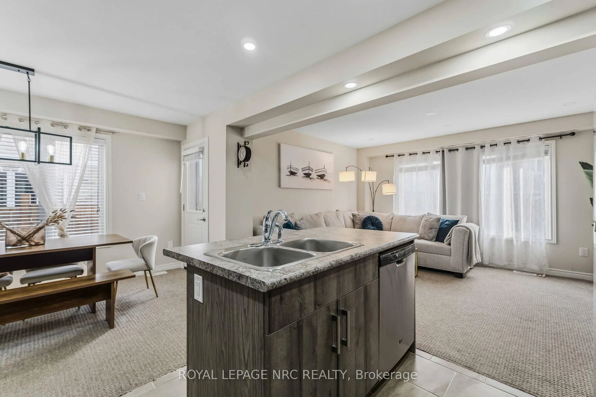 Photo 14 of 15 Hawthorn Avenue, Thorold, Confederation Heights — HOMEH