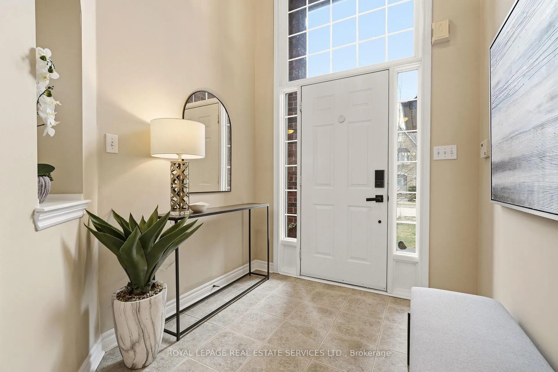 Photo 4 of 2067 Springdale Road, Oakville, Westmount — HOMEH