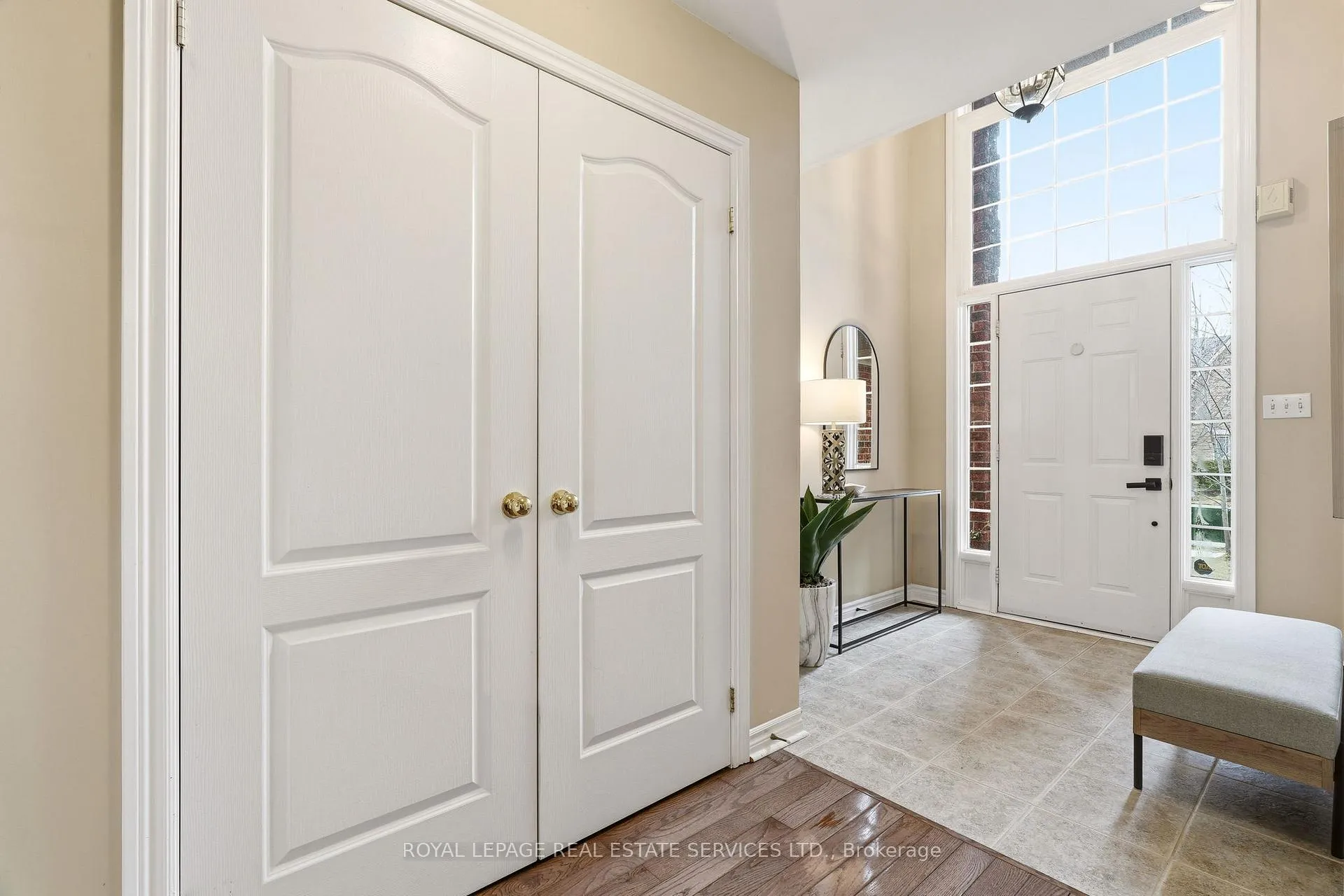 Photo 5 of 2067 Springdale Road, Oakville, Westmount — HOMEH