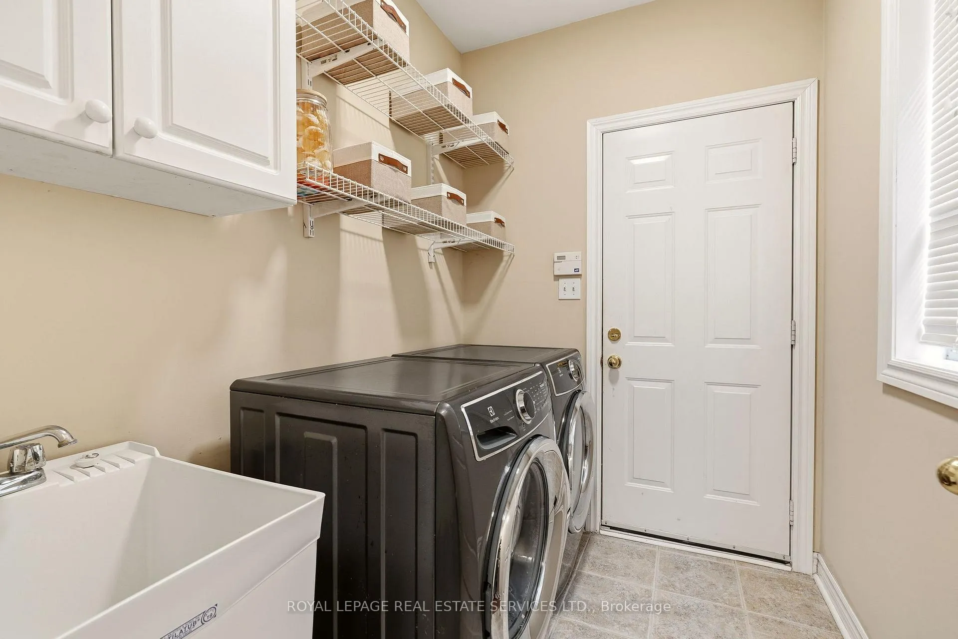 Photo 9 of 2067 Springdale Road, Oakville, Westmount — HOMEH