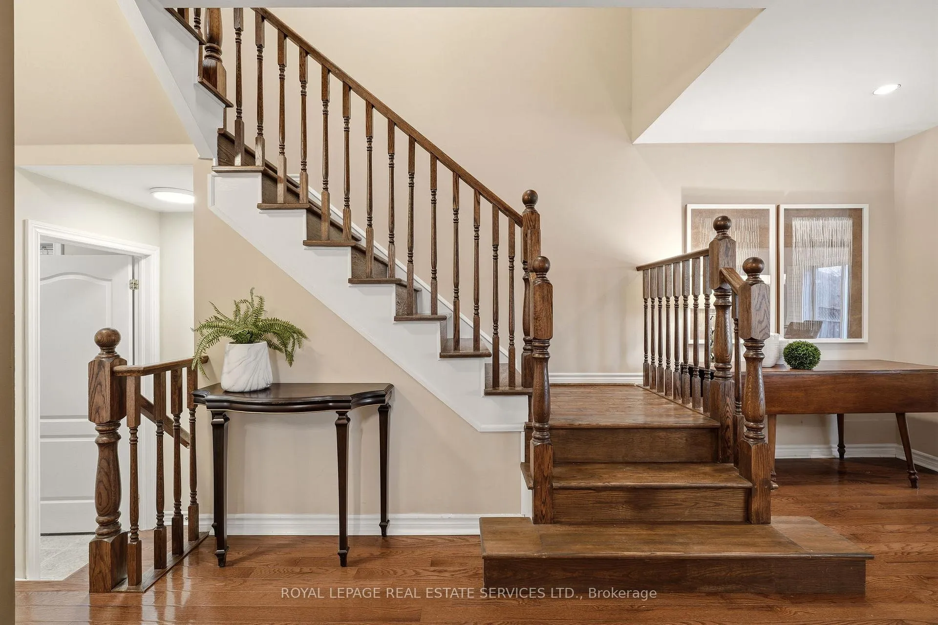 Photo 10 of 2067 Springdale Road, Oakville, Westmount — HOMEH