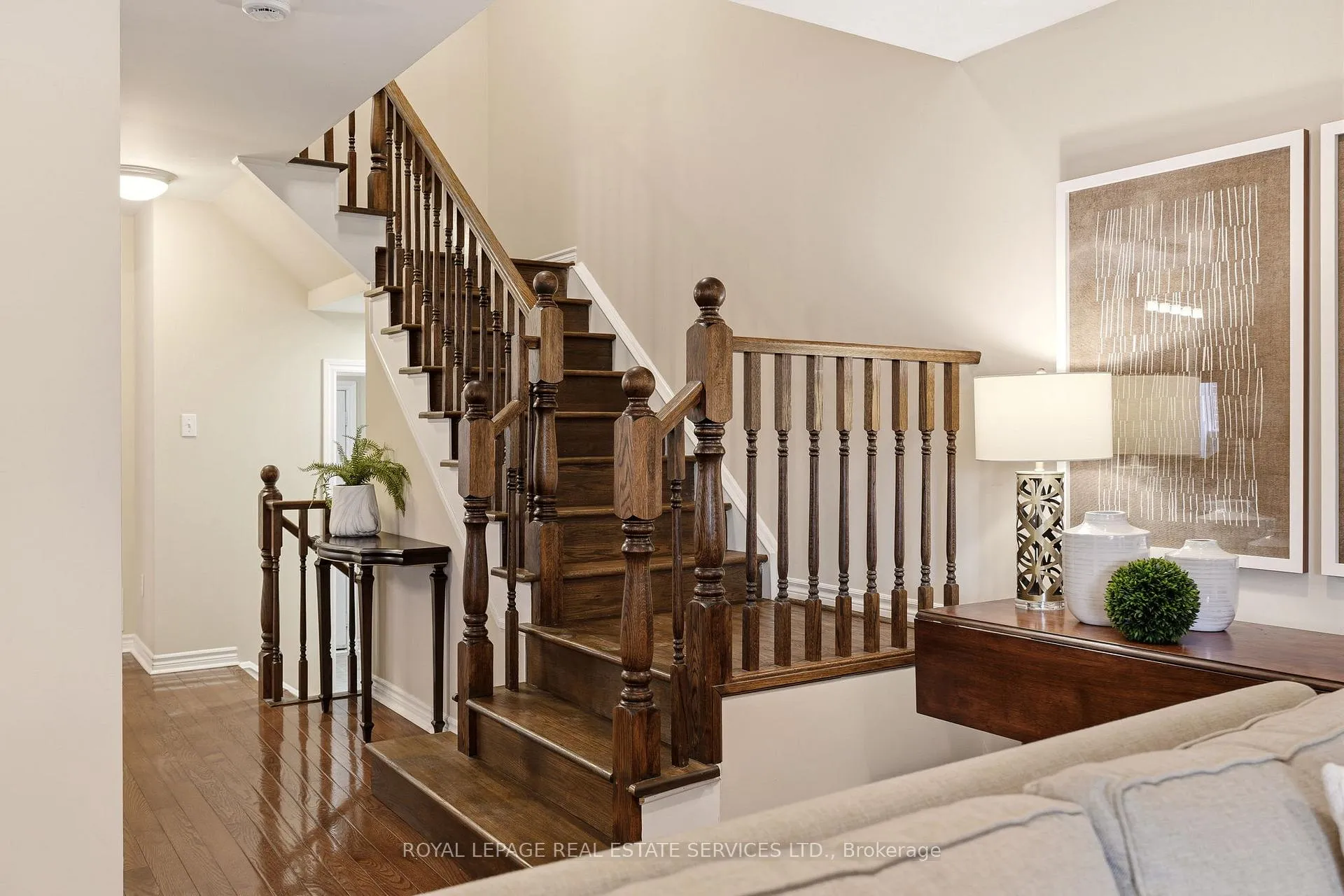 Photo 12 of 2067 Springdale Road, Oakville, Westmount — HOMEH