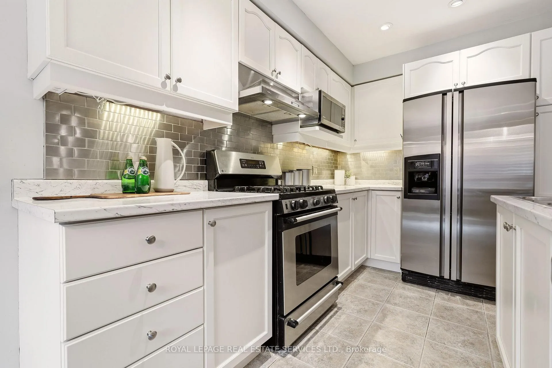 Photo 25 of 2067 Springdale Road, Oakville, Westmount — HOMEH