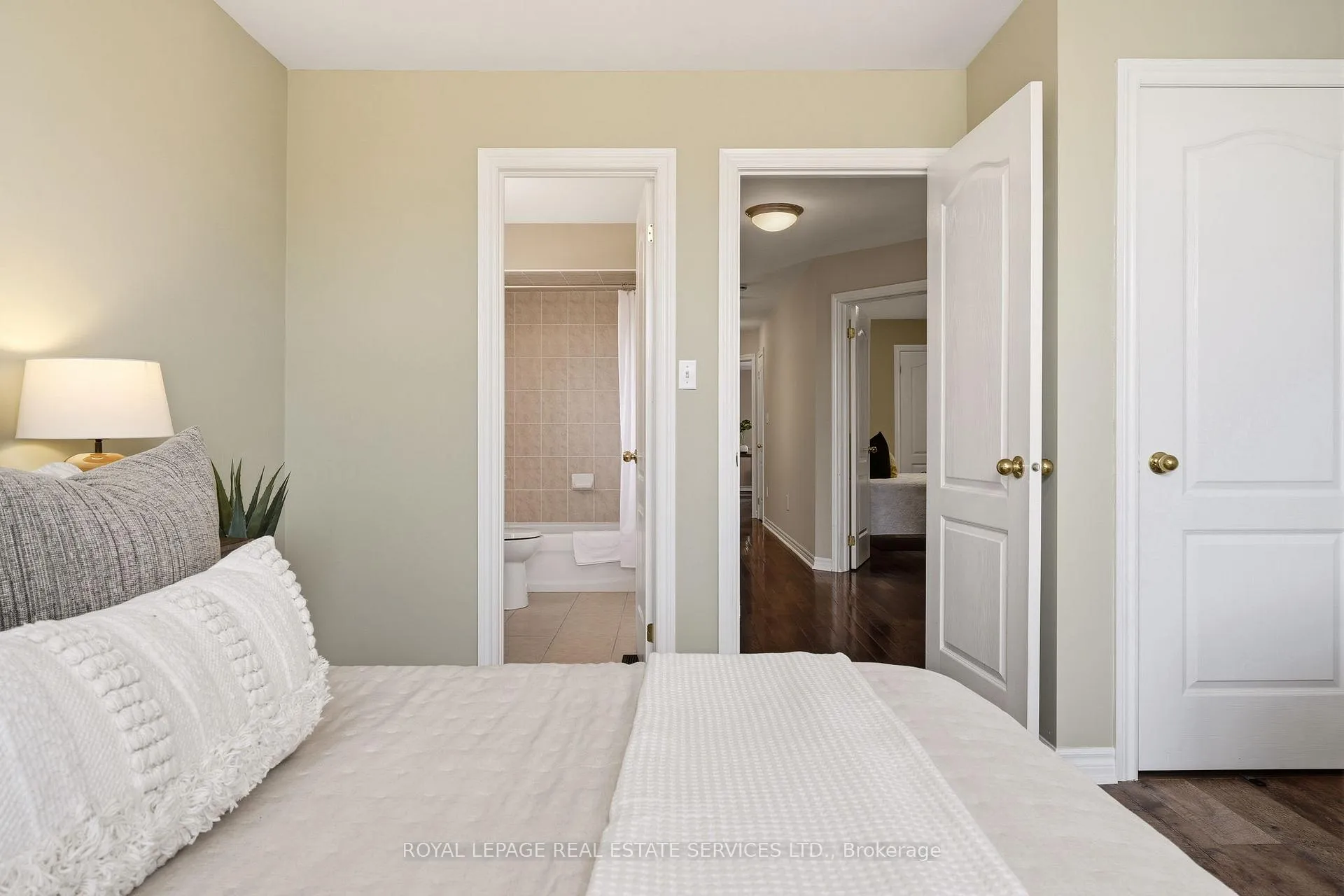 Photo 34 of 2067 Springdale Road, Oakville, Westmount — HOMEH