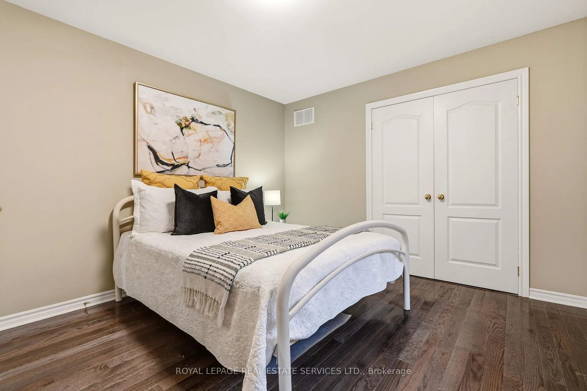 Photo 36 of 2067 Springdale Road, Oakville, Westmount — HOMEH