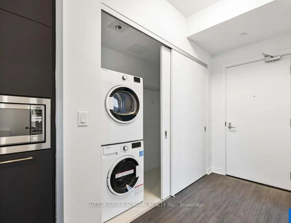Photo 3 of Unit 902, 185 Alberta Avenue, Toronto, Oakwood Village — HOMEH