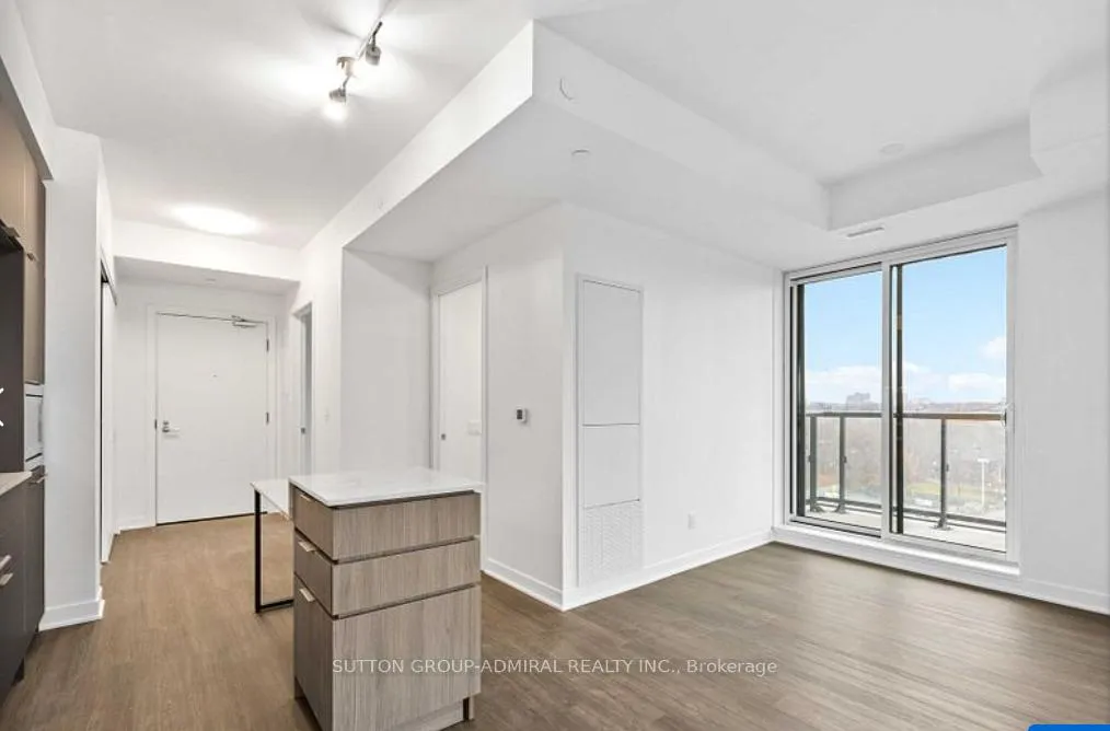 Photo 7 of Unit 902, 185 Alberta Avenue, Toronto, Oakwood Village — HOMEH