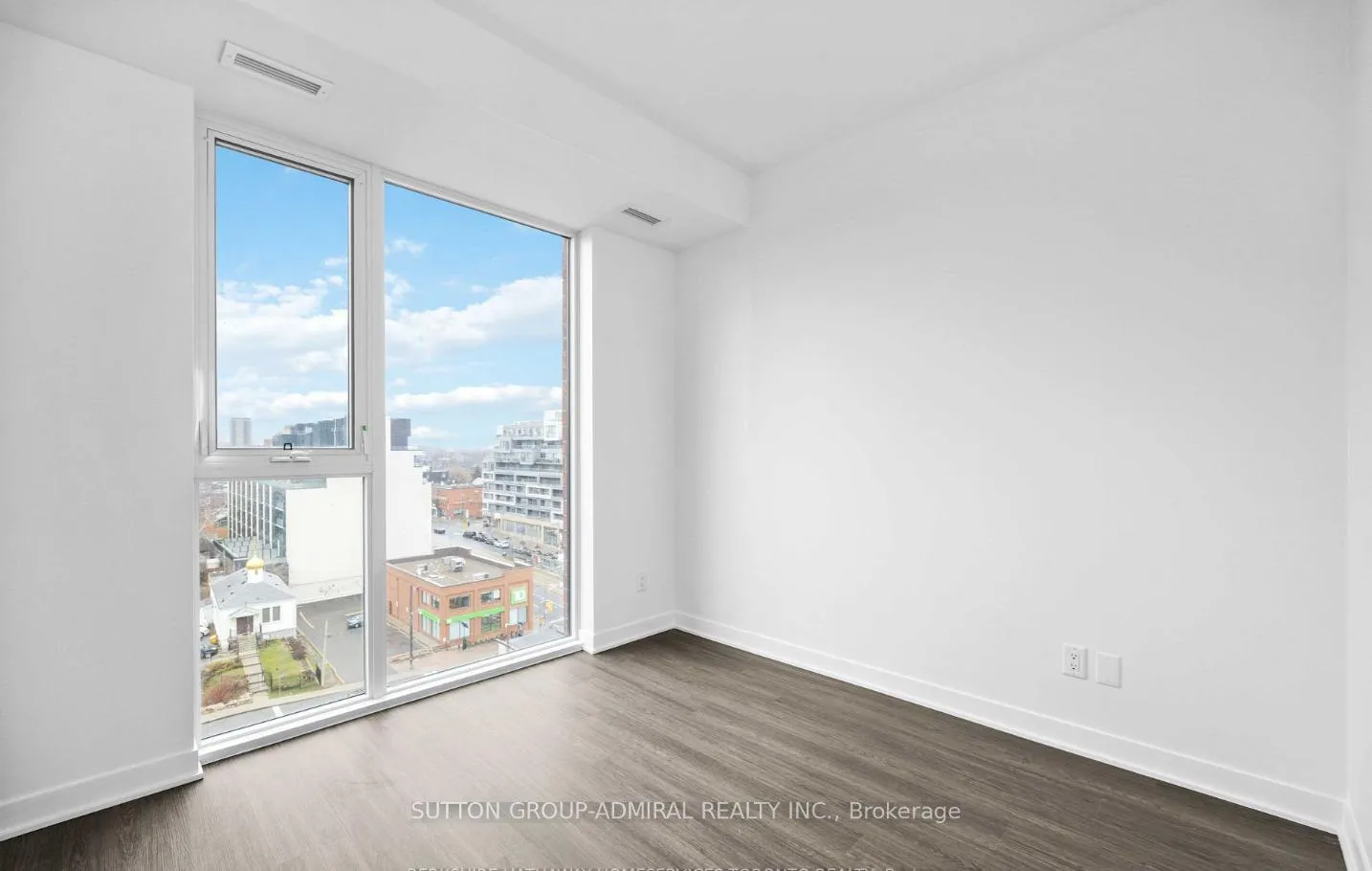 Photo 14 of Unit 902, 185 Alberta Avenue, Toronto, Oakwood Village — HOMEH