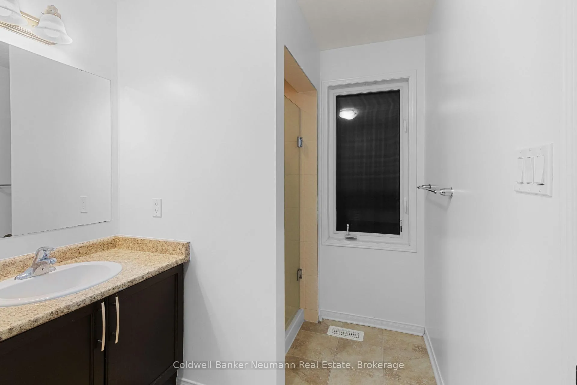 Photo 8 of Unit 107, 1035 Victoria Road S, Guelph, Kortright East — HOMEH