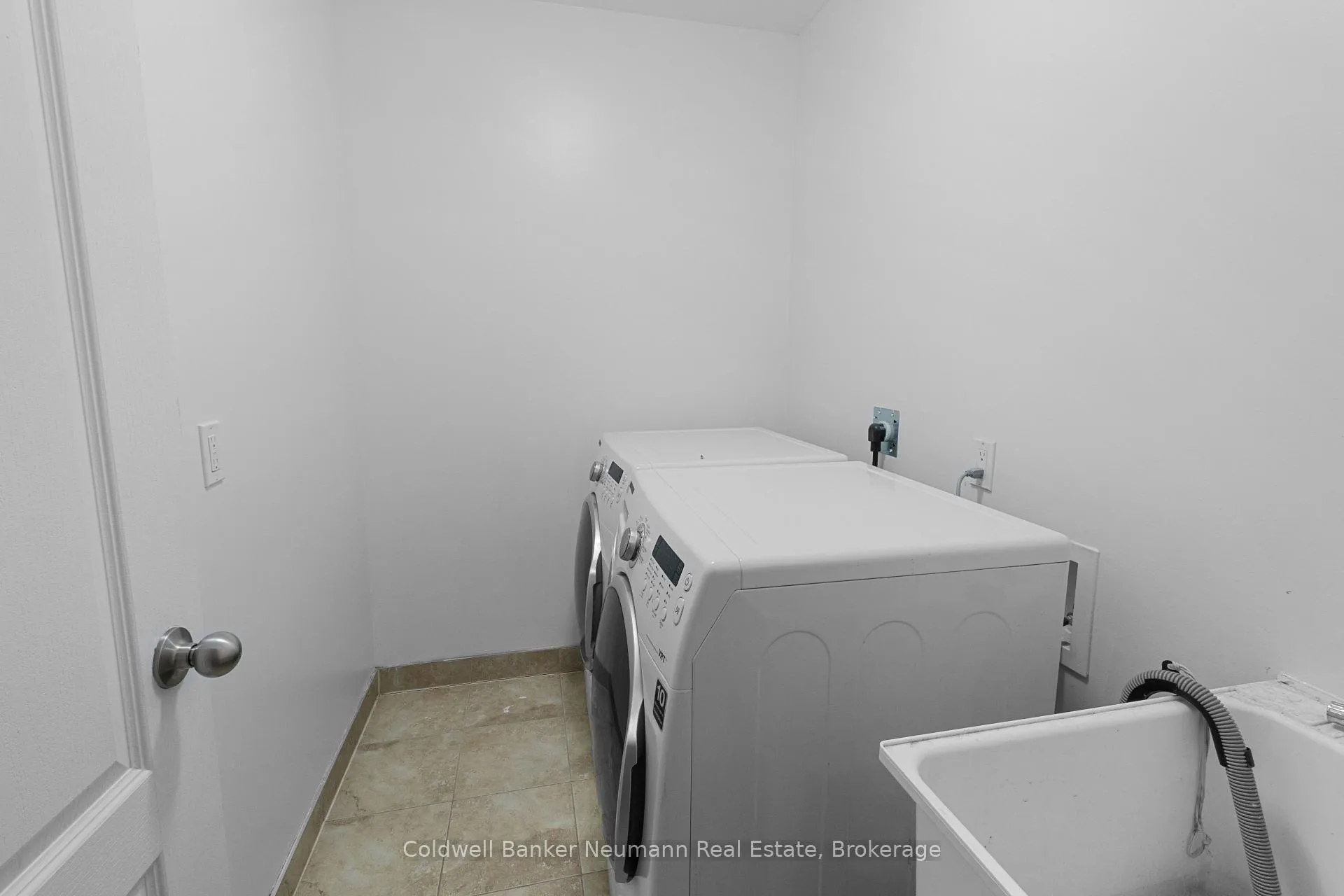 Photo 11 of Unit 107, 1035 Victoria Road S, Guelph, Kortright East — HOMEH