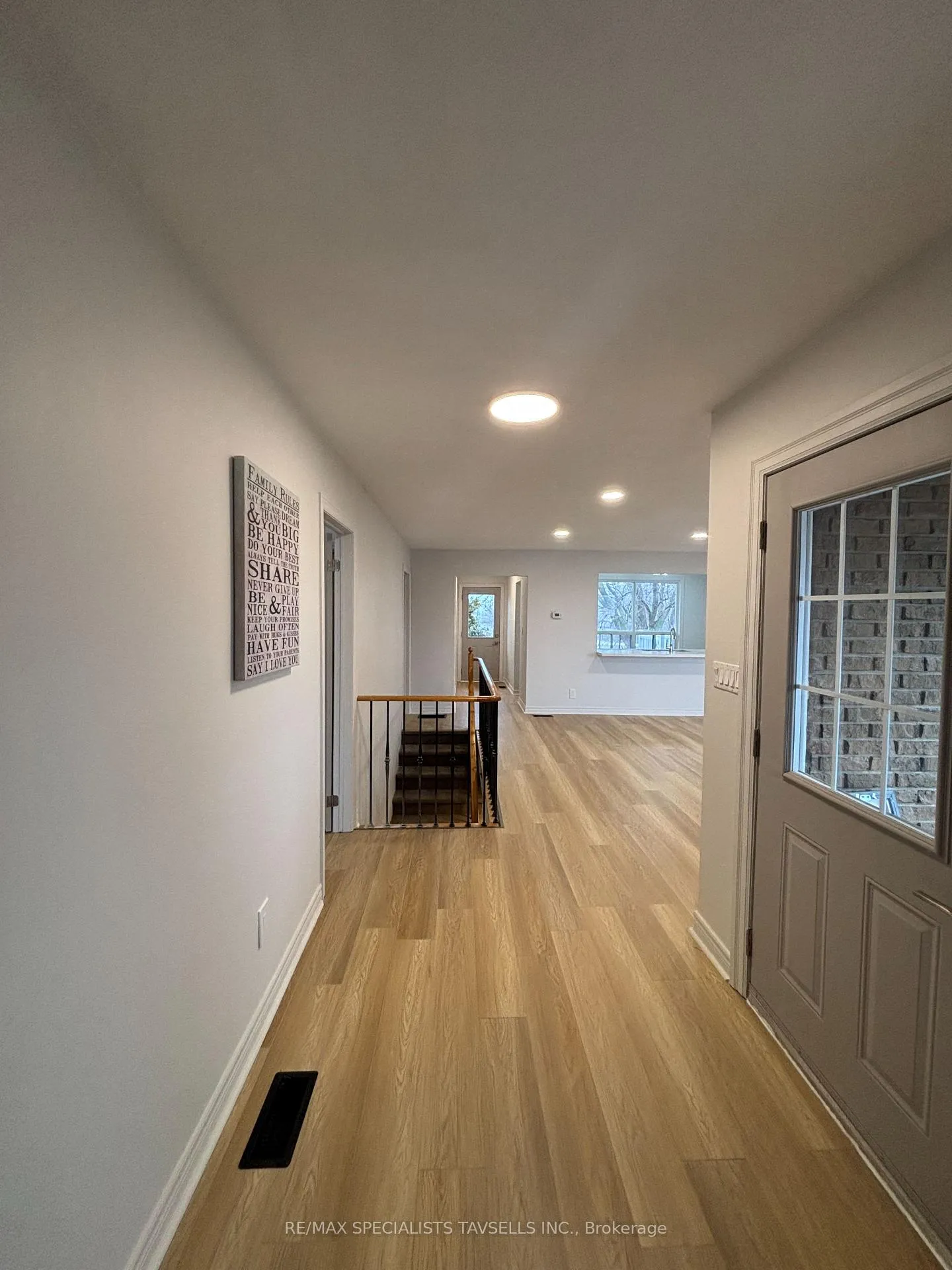 Photo 3 of Unit # 1 Upper Level, 4085 King Street, Caledon, Rural Caledon — HOMEH