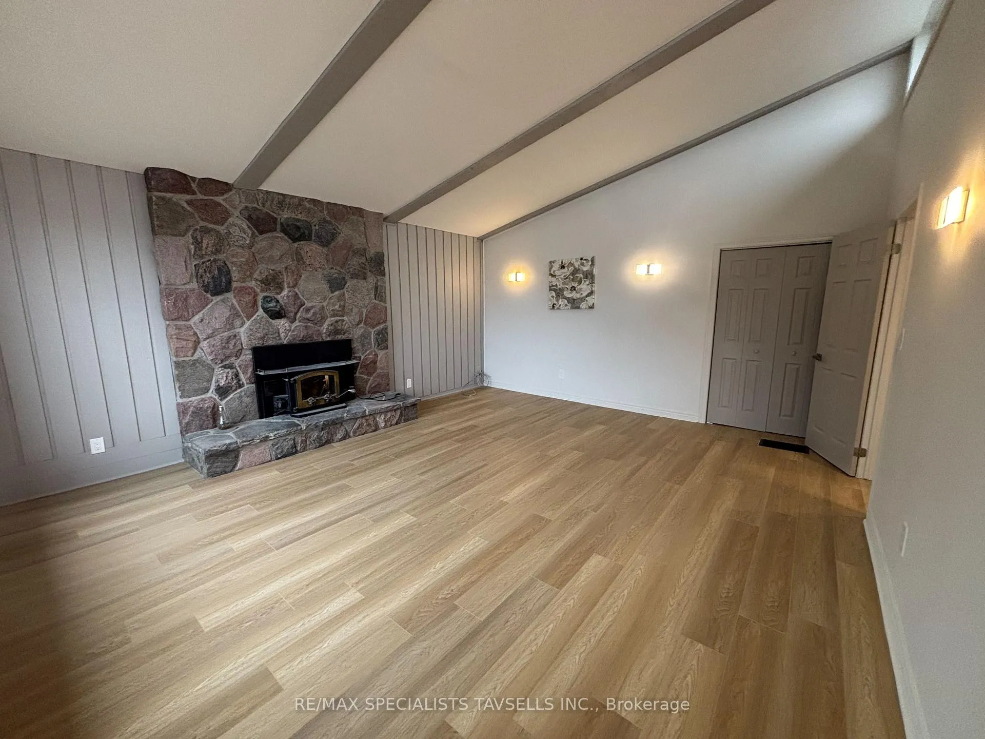 Photo 6 of Unit # 1 Upper Level, 4085 King Street, Caledon, Rural Caledon — HOMEH
