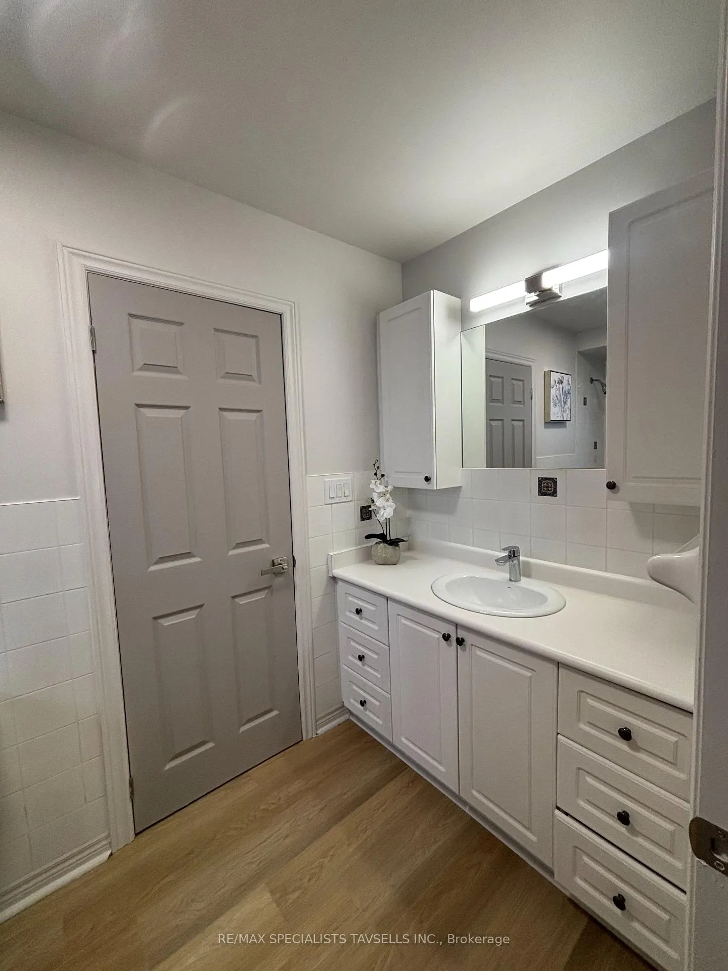 Photo 14 of Unit # 1 Upper Level, 4085 King Street, Caledon, Rural Caledon — HOMEH