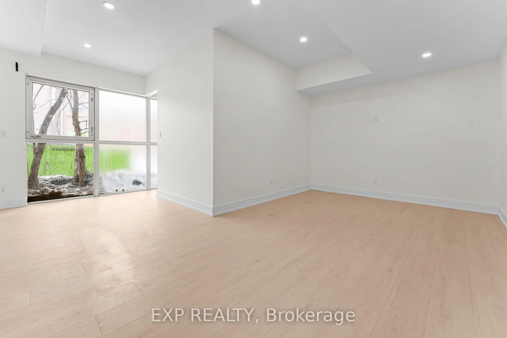 Photo 2 of Unit Unit #2, 1558 Queen Street E, Toronto, Greenwood-Coxwell — HOMEH