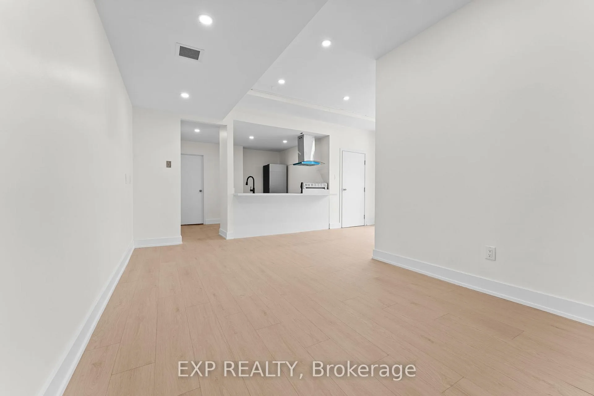 Photo 6 of Unit Unit #2, 1558 Queen Street E, Toronto, Greenwood-Coxwell — HOMEH