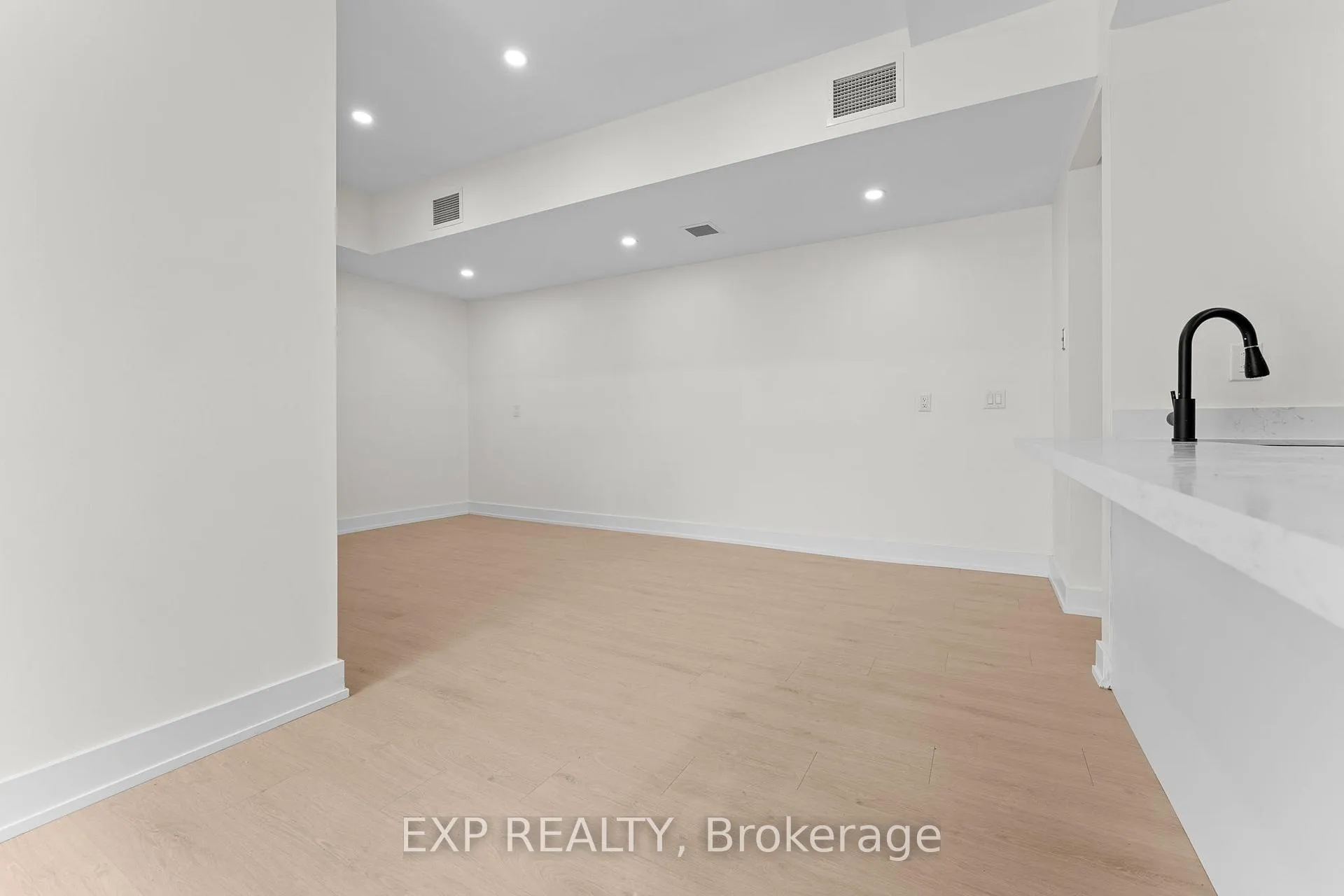Photo 7 of Unit Unit #2, 1558 Queen Street E, Toronto, Greenwood-Coxwell — HOMEH