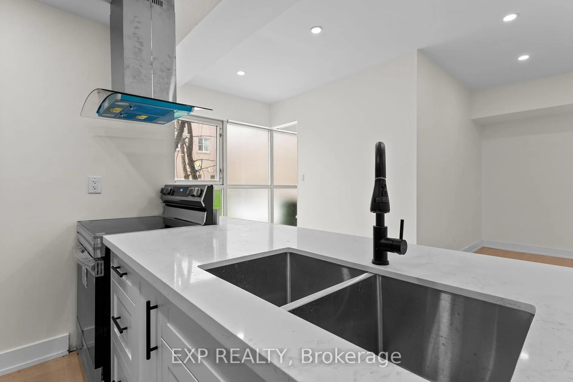 Photo 13 of Unit Unit #2, 1558 Queen Street E, Toronto, Greenwood-Coxwell — HOMEH