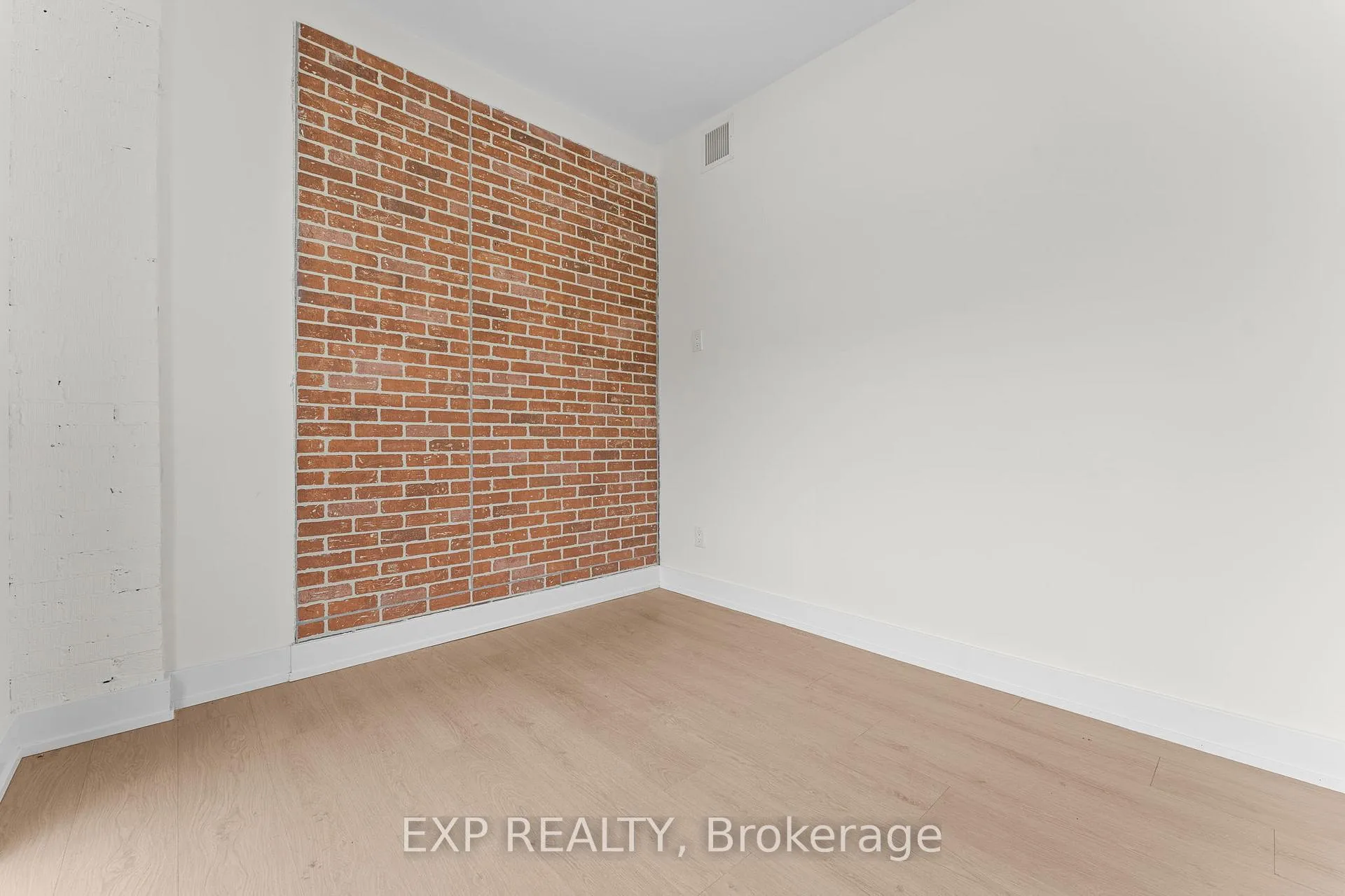 Photo 18 of Unit Unit #2, 1558 Queen Street E, Toronto, Greenwood-Coxwell — HOMEH