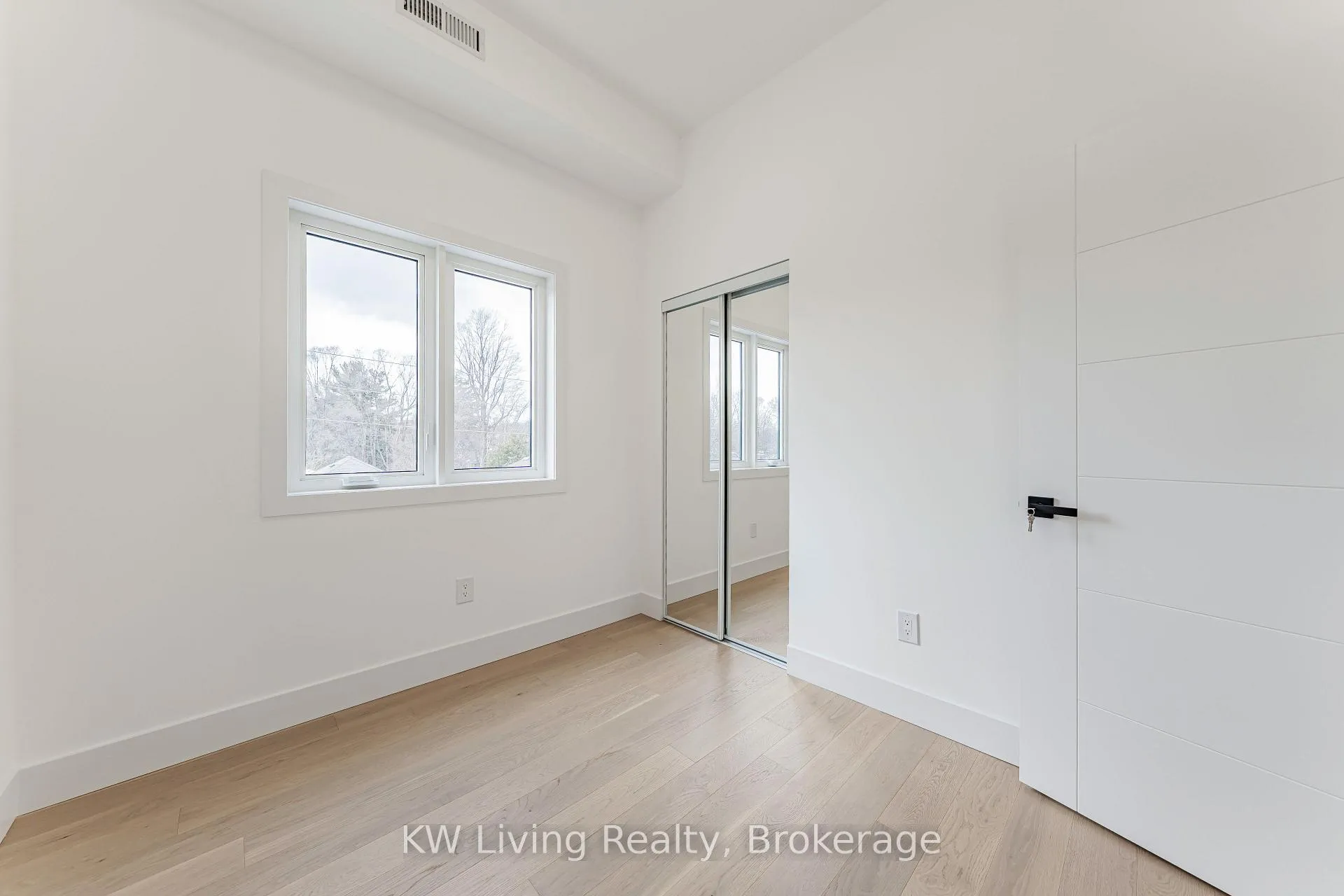 Photo 18 of Unit 301, 712 Eglinton Avenue E, Toronto, Leaside — HOMEH
