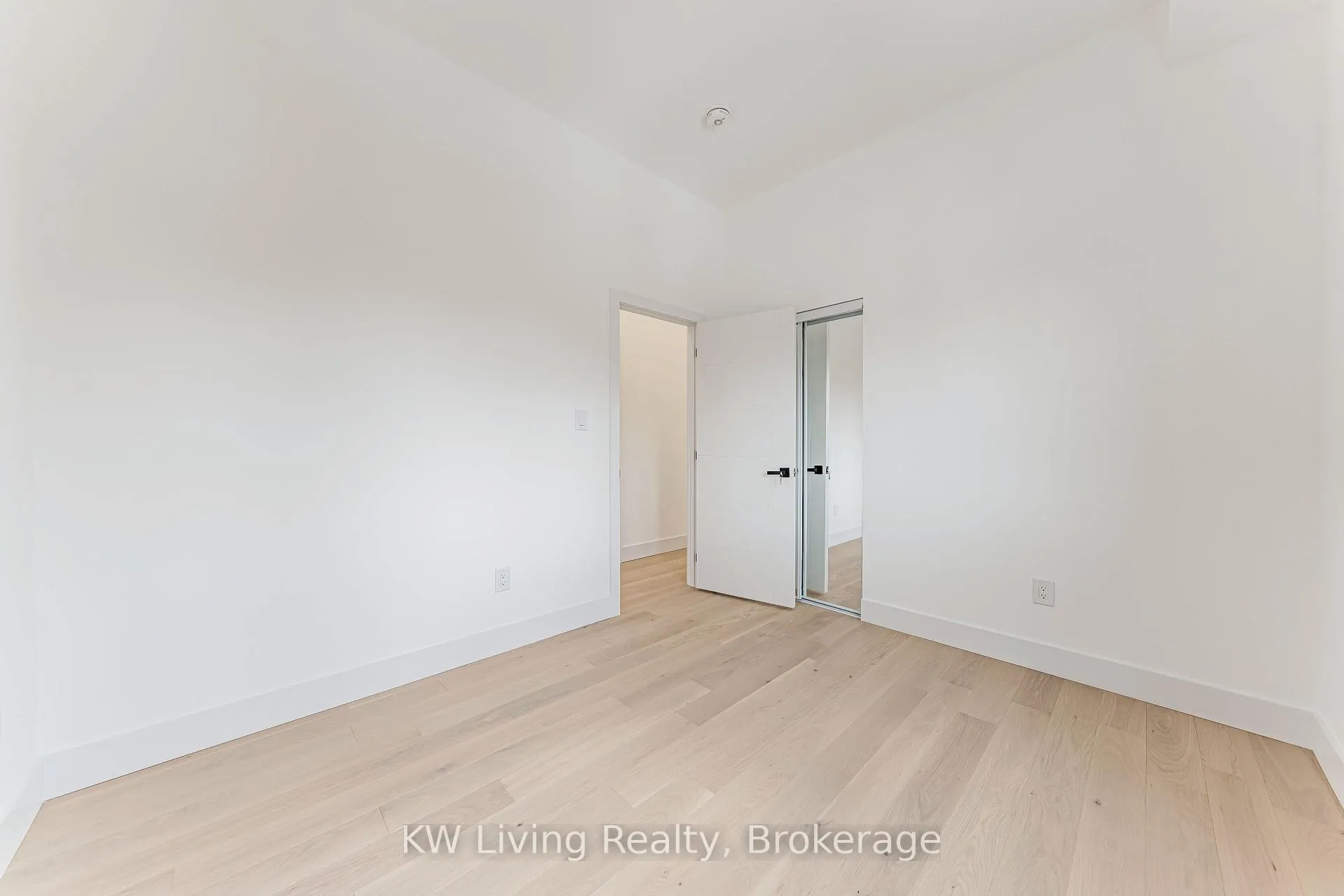 Photo 24 of Unit 301, 712 Eglinton Avenue E, Toronto, Leaside — HOMEH