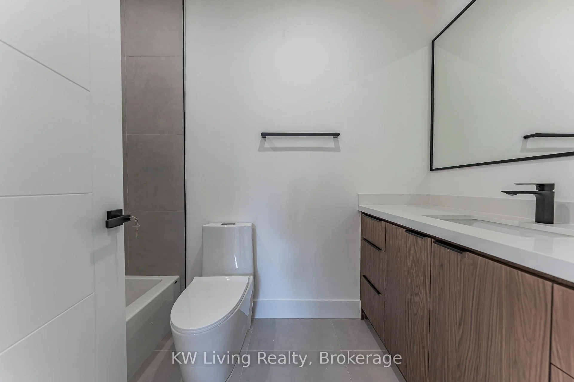 Photo 26 of Unit 301, 712 Eglinton Avenue E, Toronto, Leaside — HOMEH