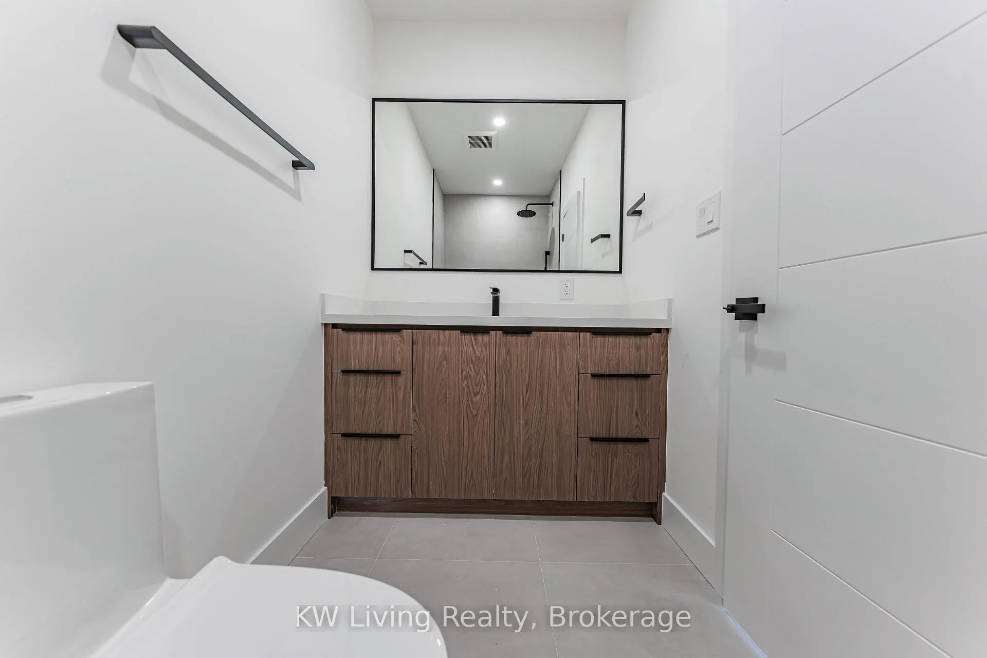 Photo 29 of Unit 301, 712 Eglinton Avenue E, Toronto, Leaside — HOMEH