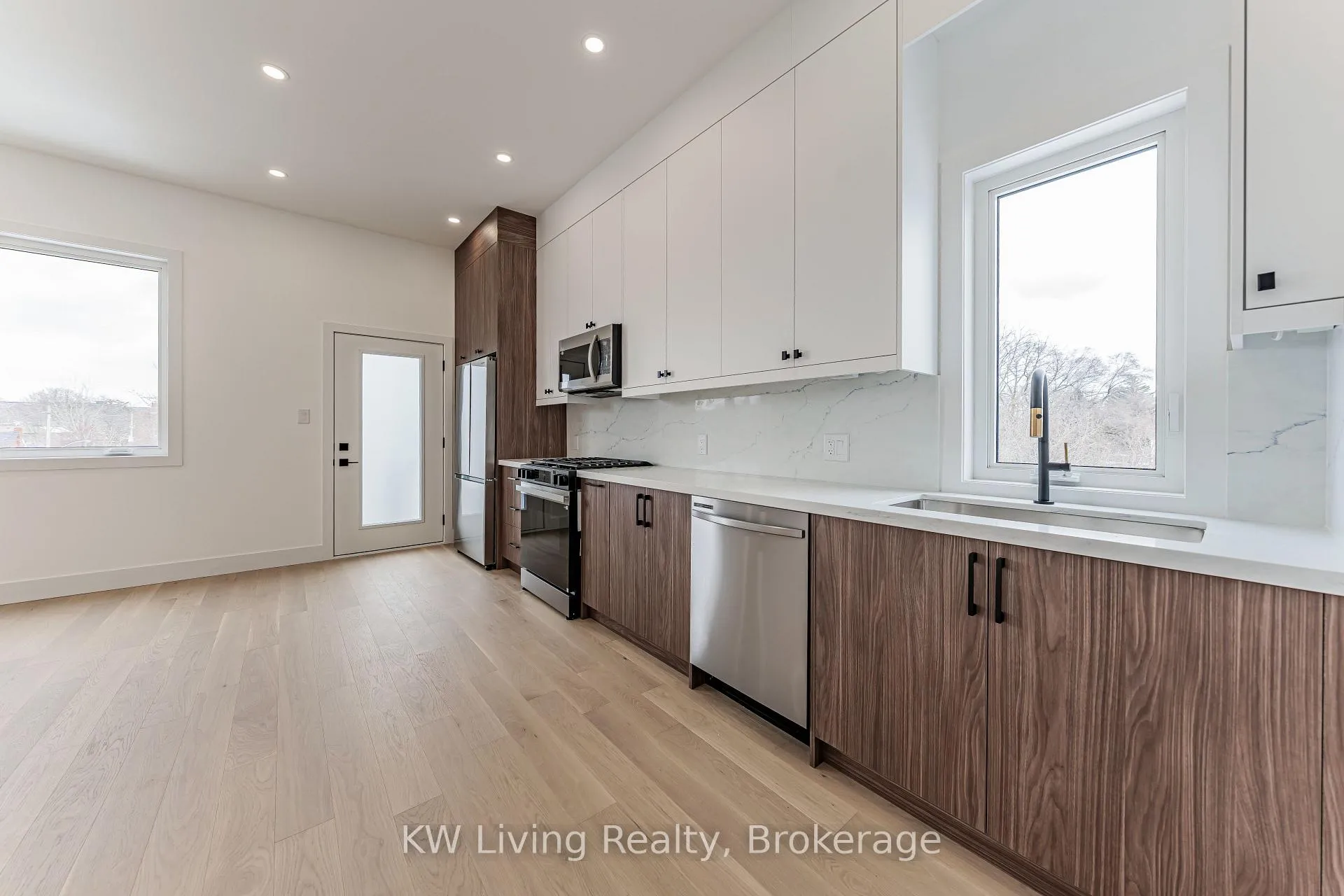 Photo 30 of Unit 301, 712 Eglinton Avenue E, Toronto, Leaside — HOMEH