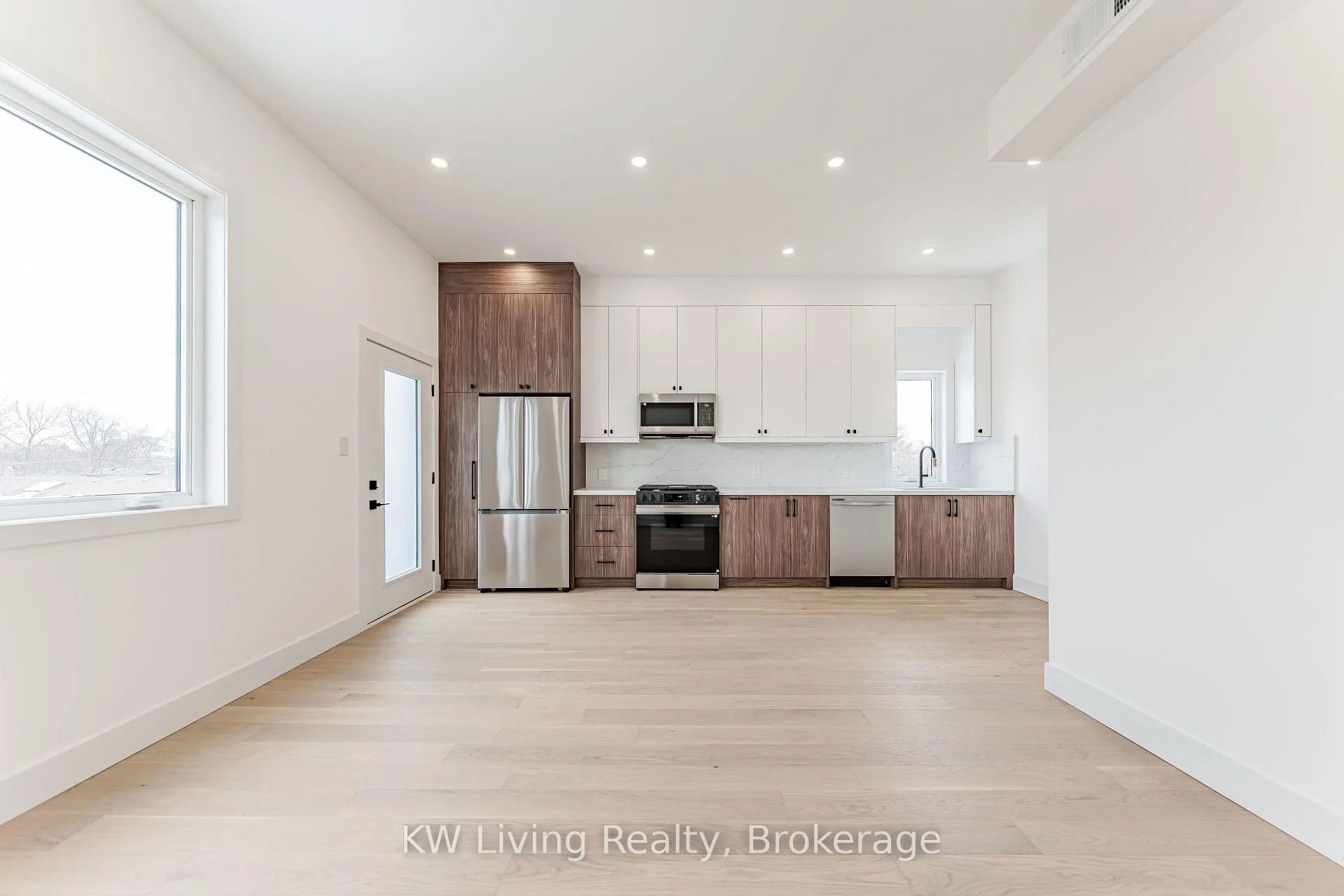 Photo 33 of Unit 301, 712 Eglinton Avenue E, Toronto, Leaside — HOMEH