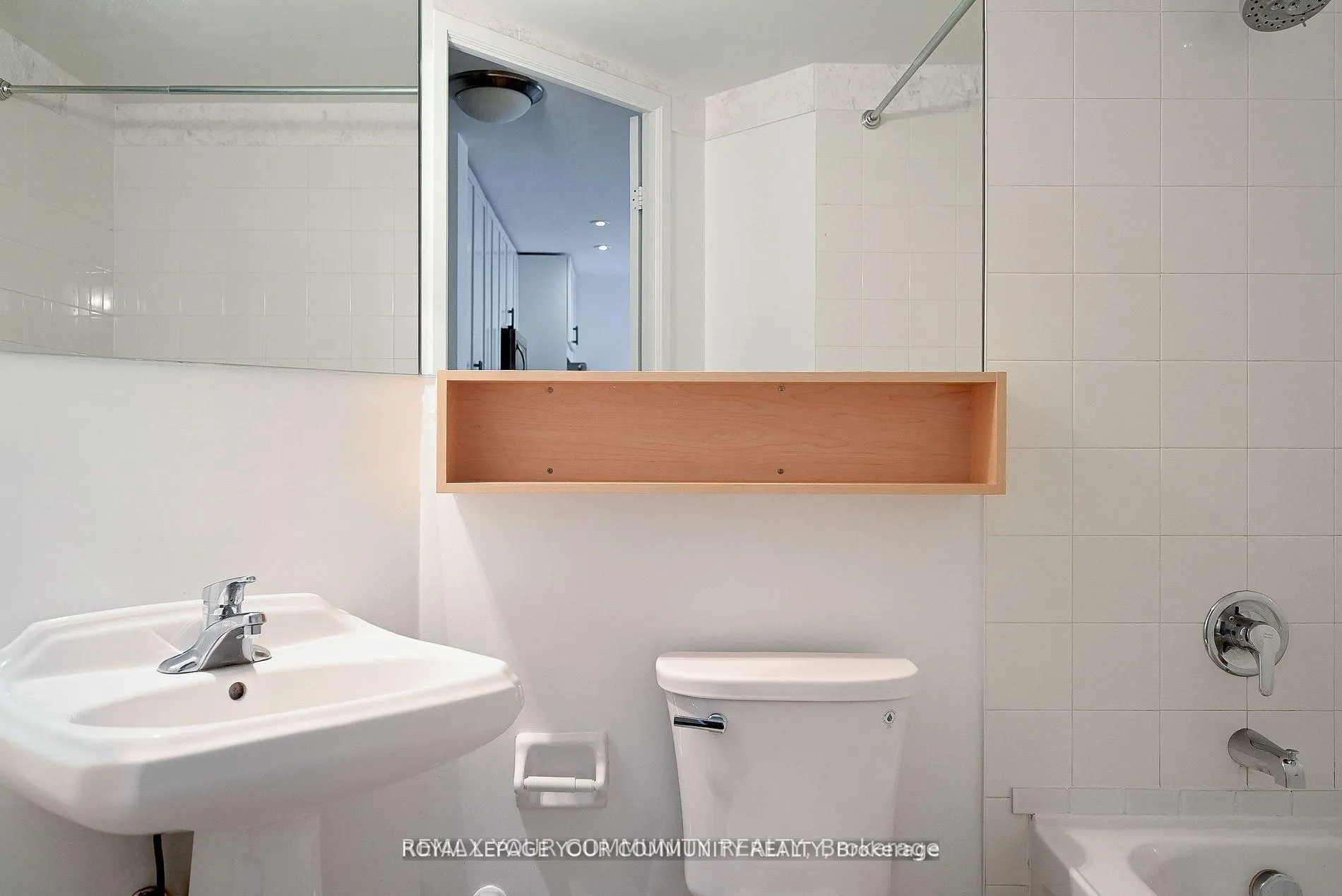 Photo 13 of Unit 1214, 85 Bloor Street E, Toronto, Church-Yonge Corridor — HOMEH