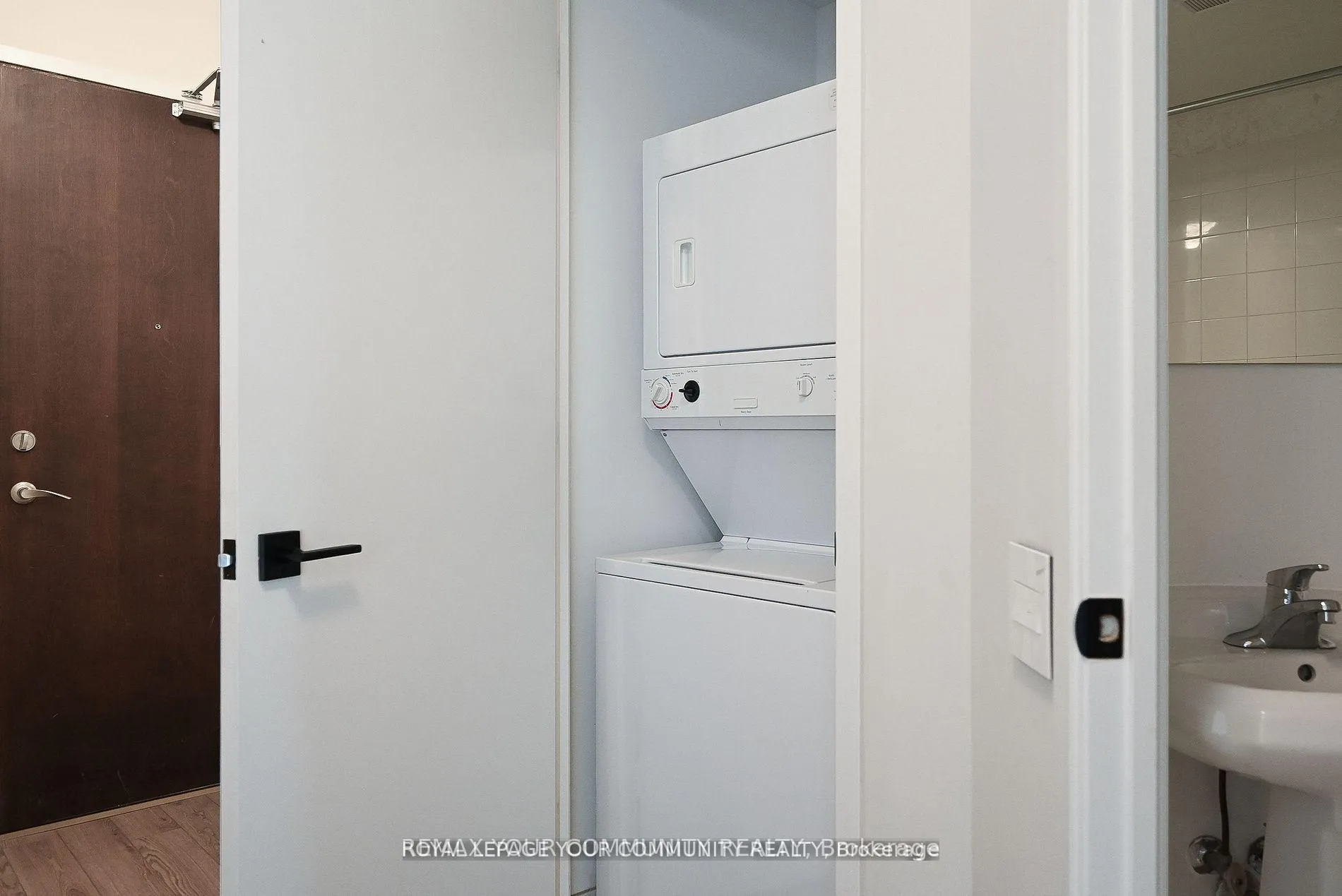Photo 15 of Unit 1214, 85 Bloor Street E, Toronto, Church-Yonge Corridor — HOMEH