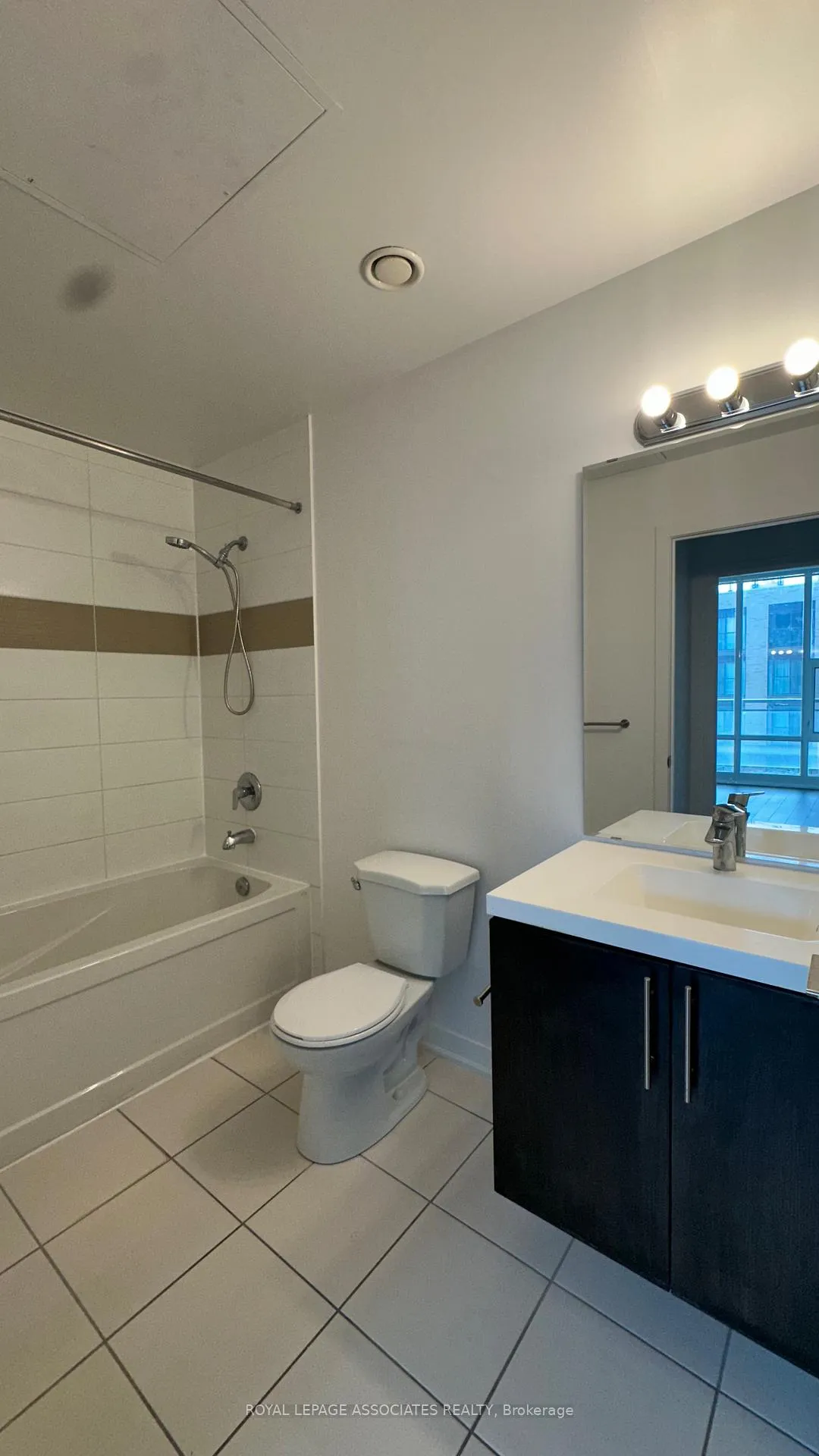 Photo 4 of Unit 307, 85 Duke Street W, Kitchener, City Commercial Core — HOMEH