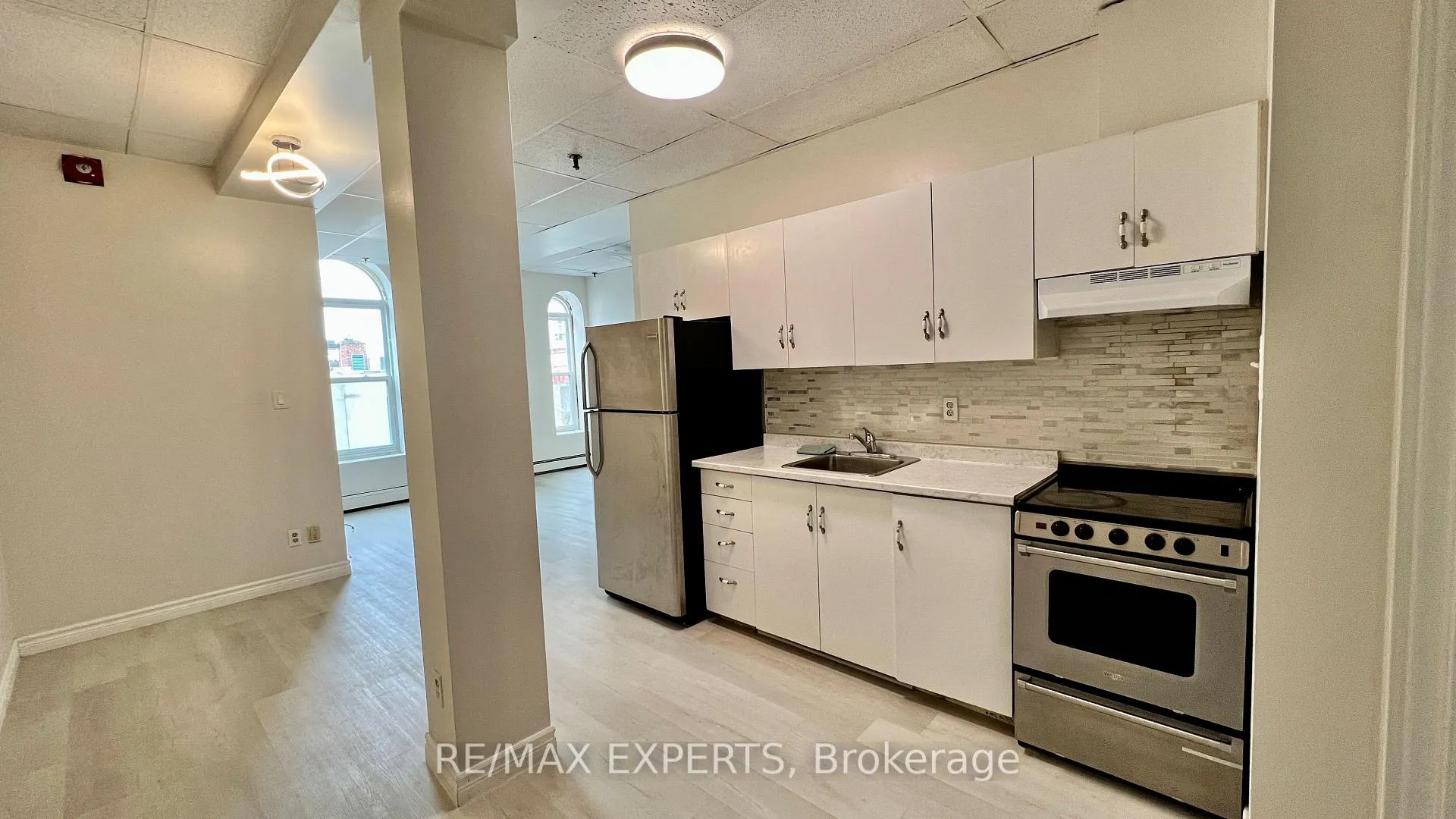 Photo 3 of Unit 202, 8 Main Street, Brampton, Downtown Brampton — HOMEH
