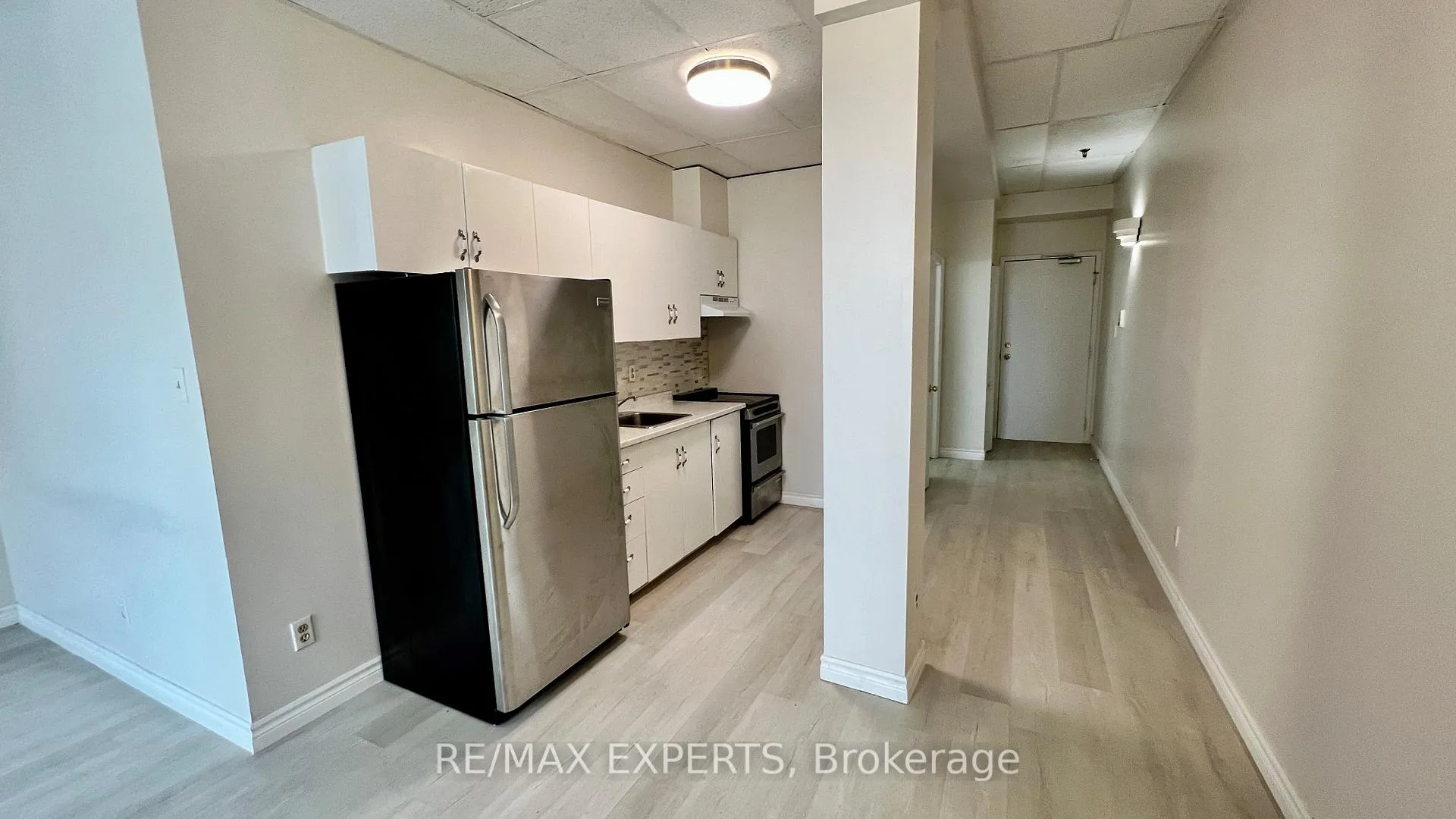 Photo 4 of Unit 202, 8 Main Street, Brampton, Downtown Brampton — HOMEH